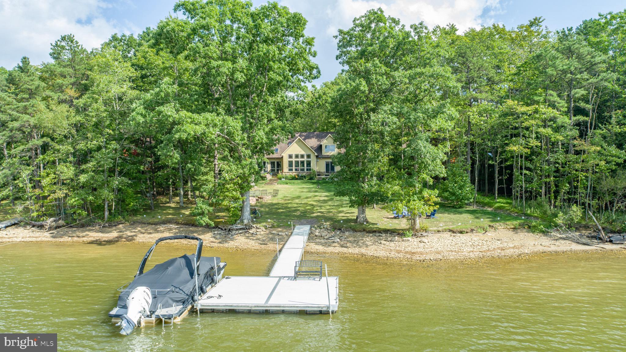 TURKEY NECK - Residential