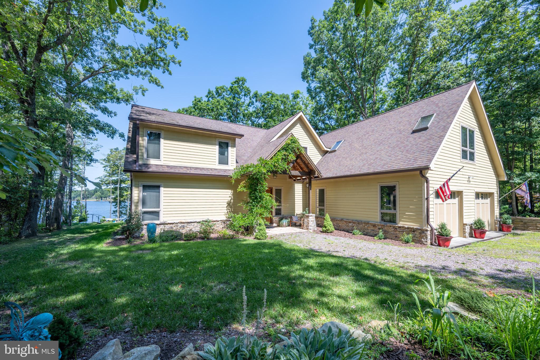 TURKEY NECK - Residential