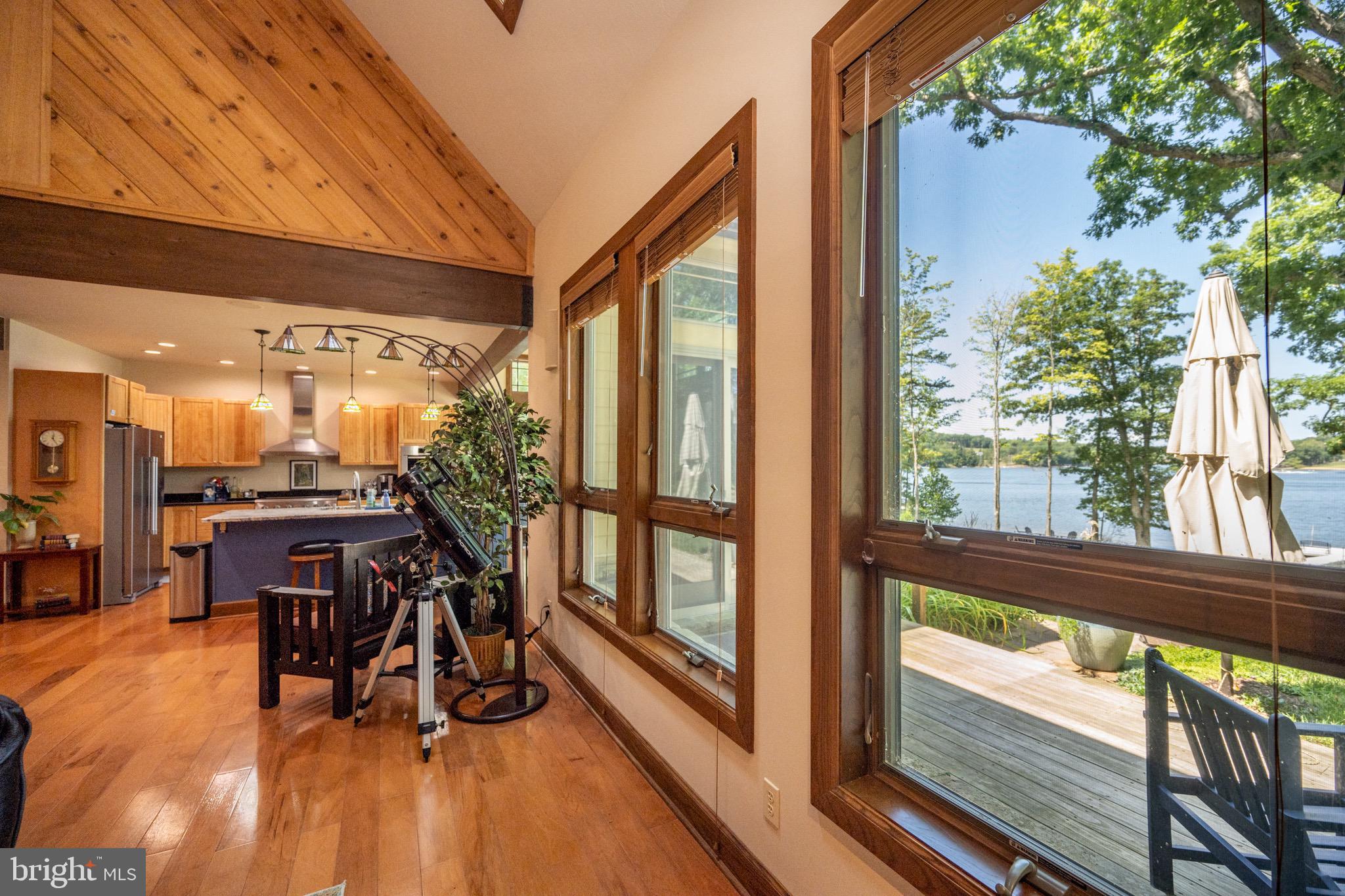 TURKEY NECK - Residential