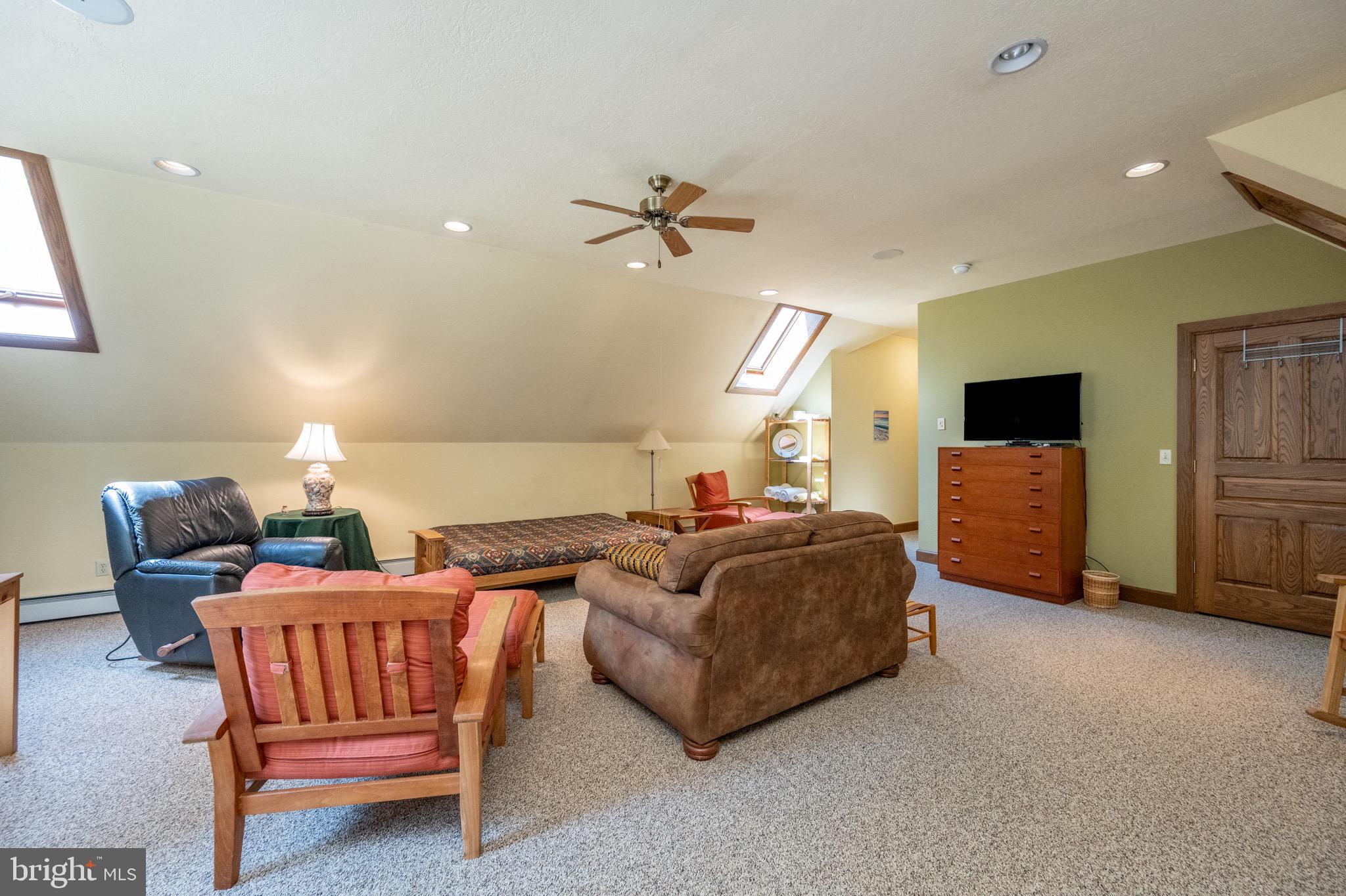 TURKEY NECK - Residential