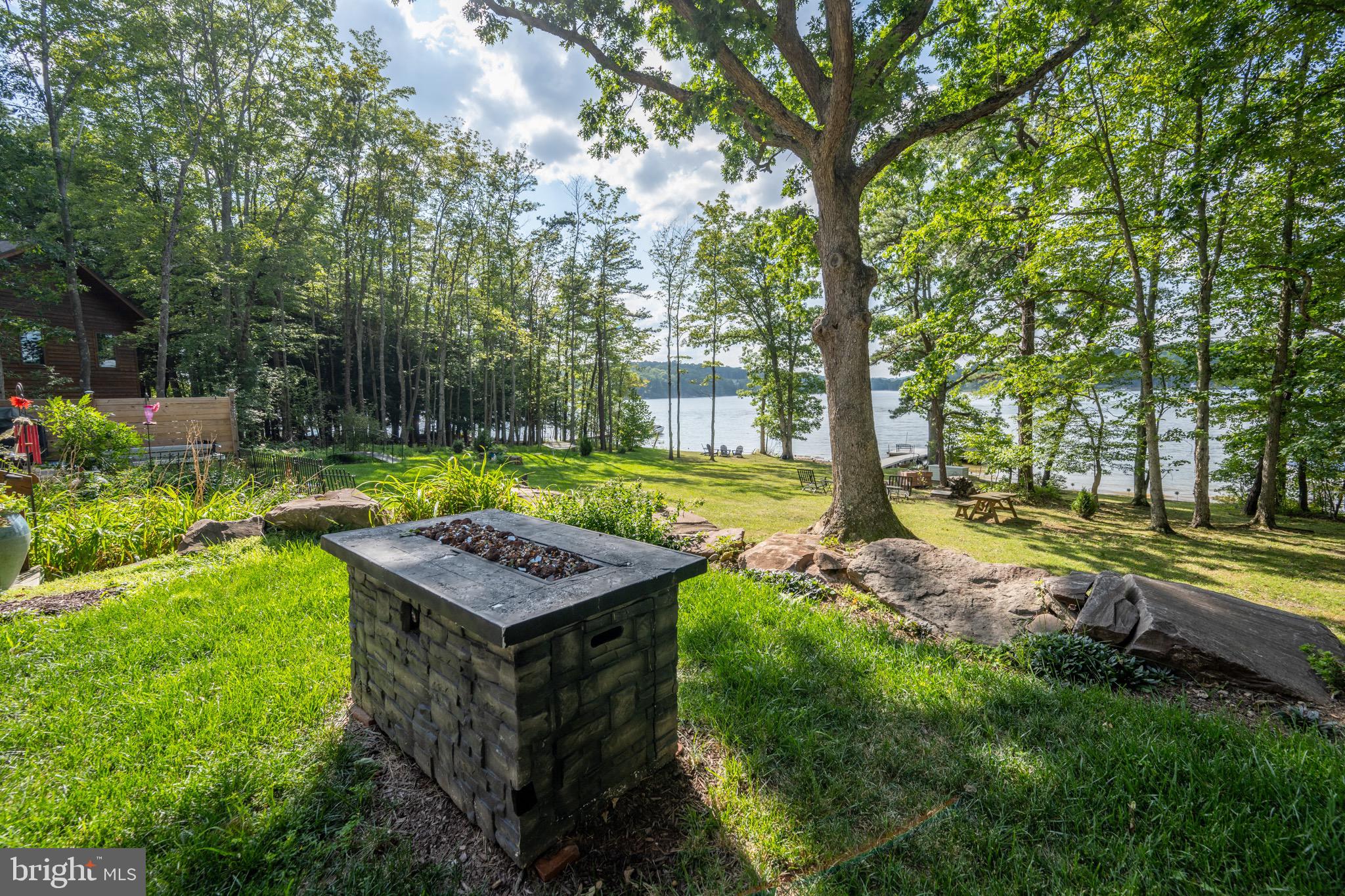 TURKEY NECK - Residential