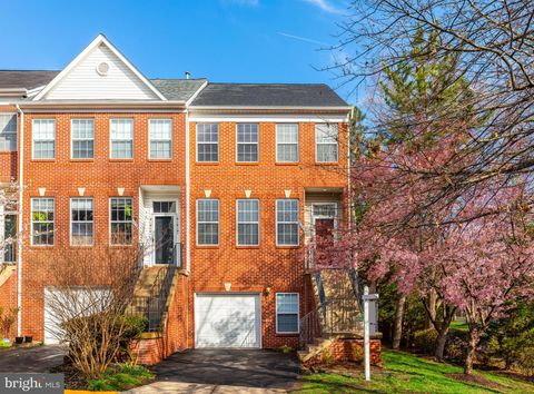 2526 JAMES MONROE CIRCLE HERNDON VA 20171