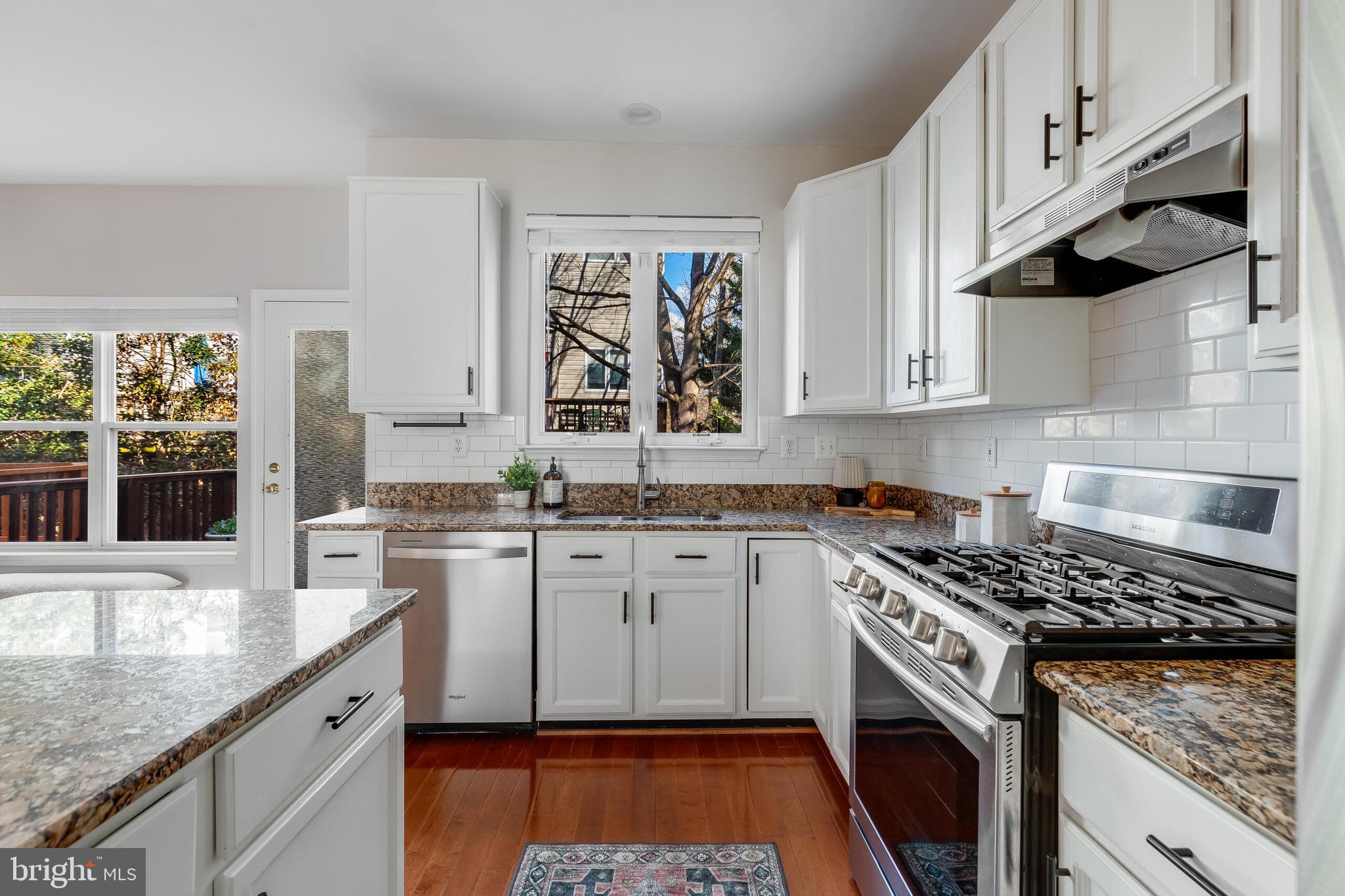 2526 JAMES MONROE CIRCLE