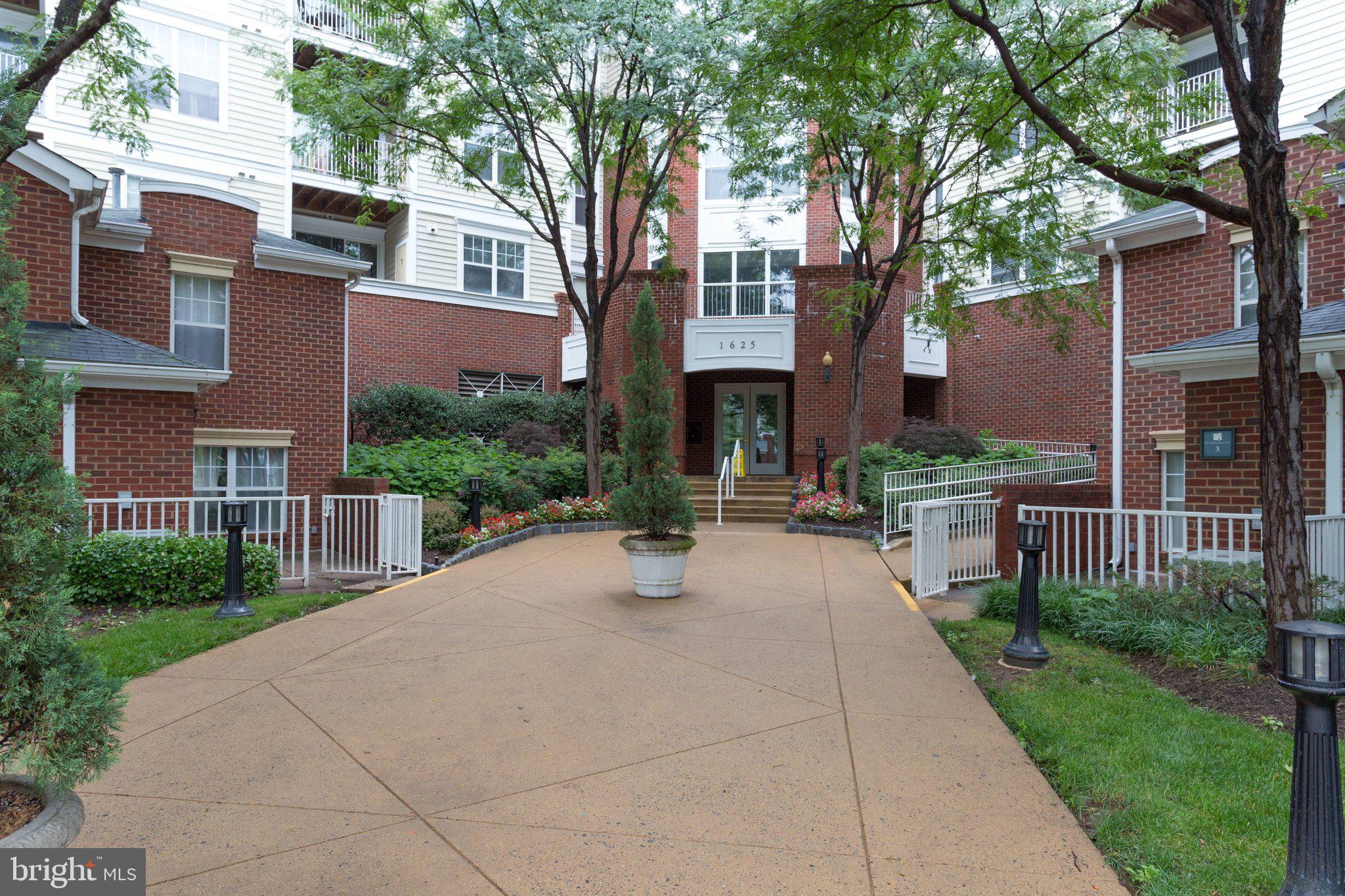 LILLIAN COURT AT TYSONS - Residential