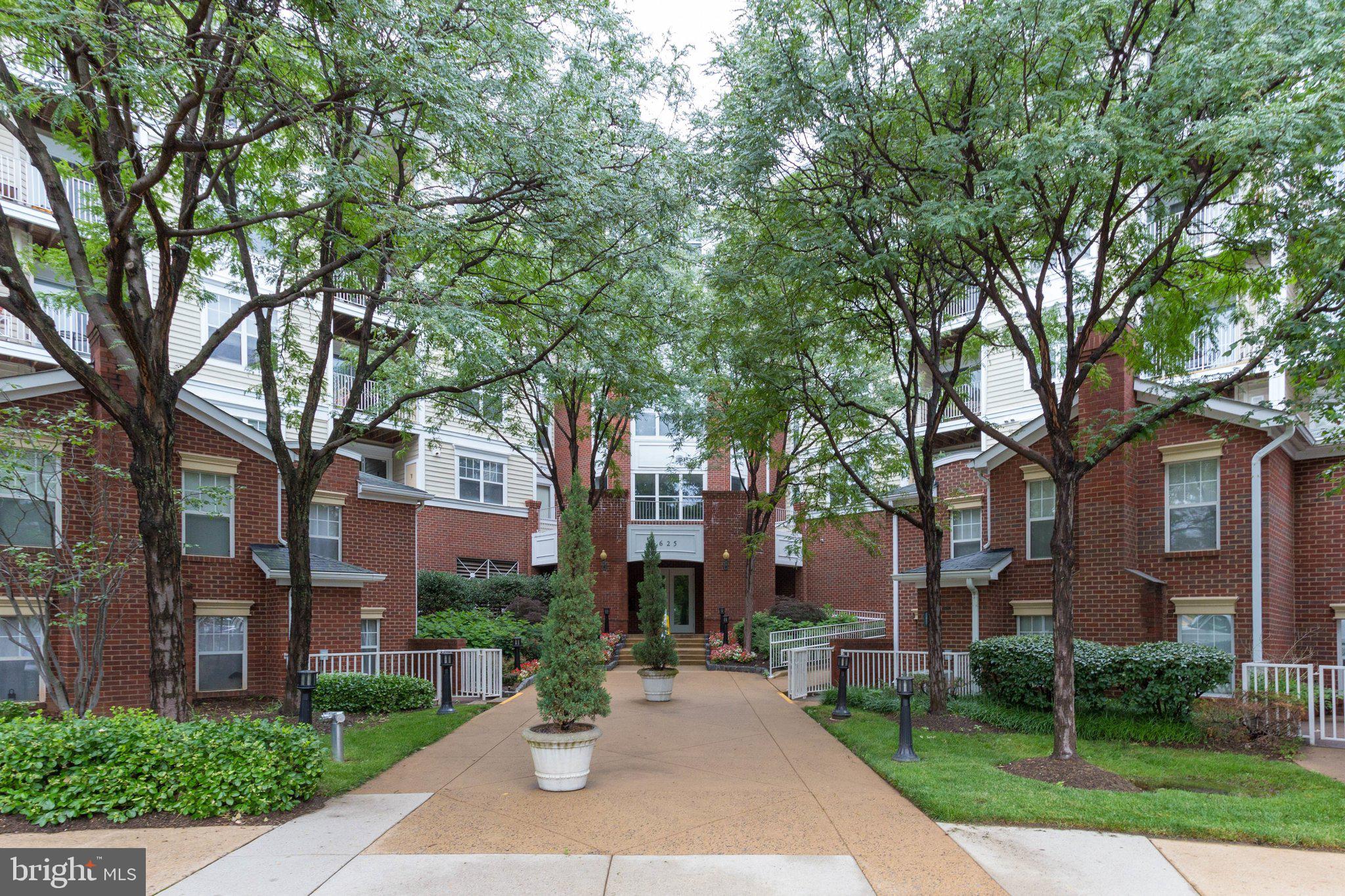 LILLIAN COURT AT TYSONS - Residential