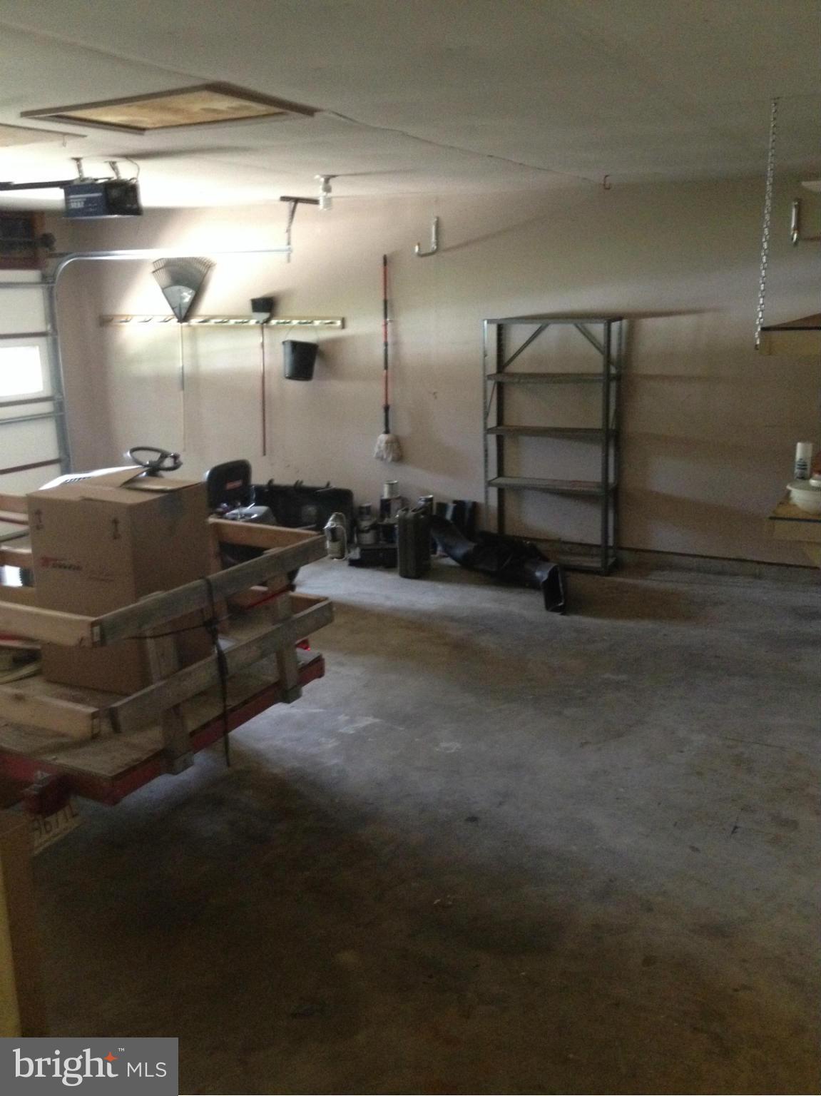 LAUREL BRANCH SUB - Residential Lease