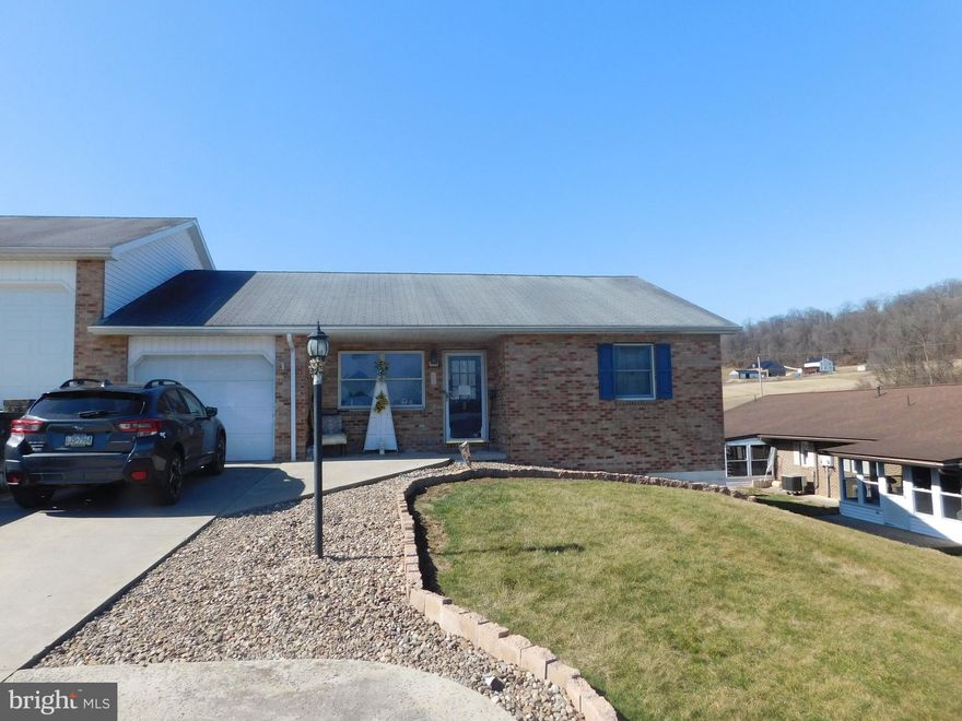 INVESTORS!!! (CASH ONLY)
This home is  2 bedrooms. 1.5 bath ranch home with a 1 car attached garage in a fantastic location with farm fields behind you. the tenant must be allowed to rent there as long as she wants to at $900.00 per month. Tenant pays all utilities.