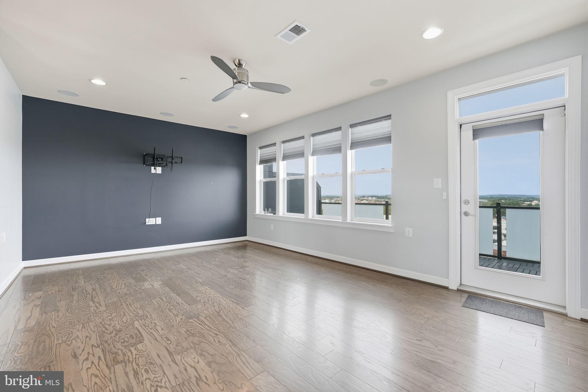 CASCADES - Residential Lease