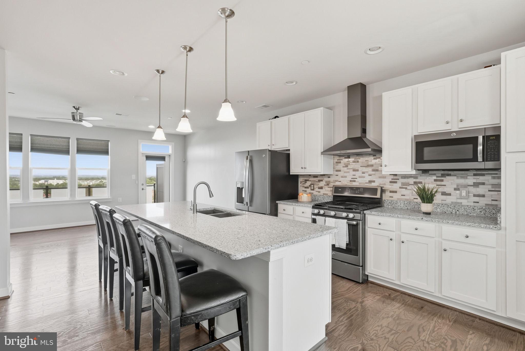 CASCADES - Residential Lease