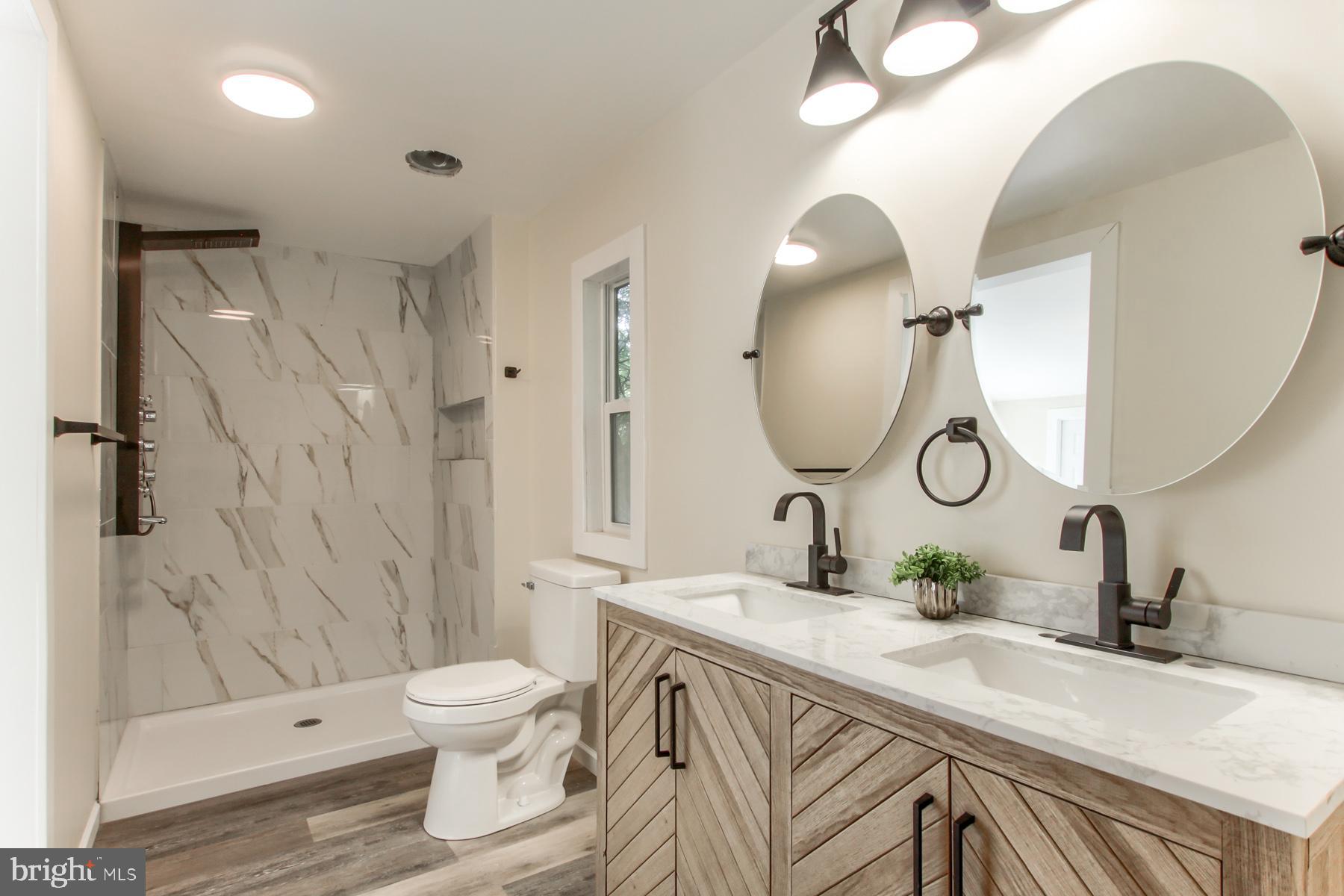 COUNTRY MANOR WEST - Residential