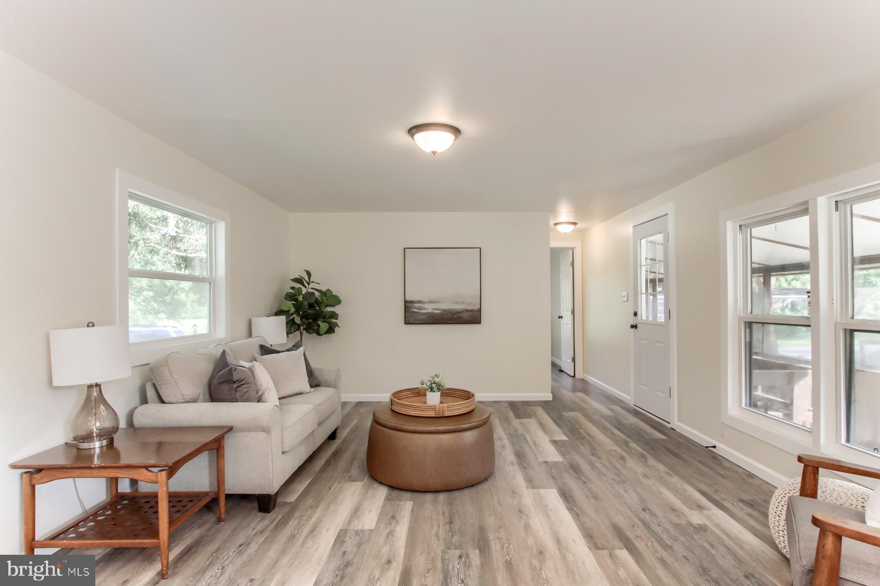 37 CREEKSIDE LANE