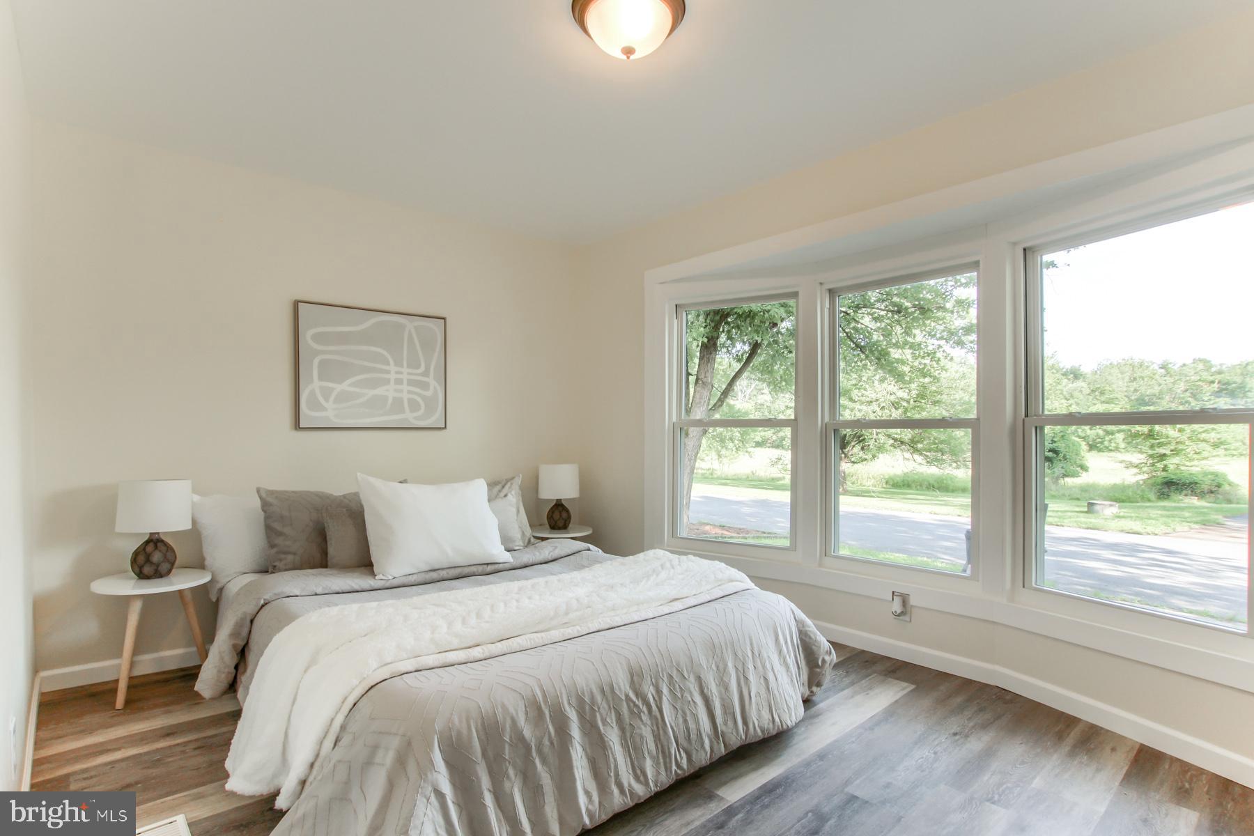 COUNTRY MANOR WEST - Residential