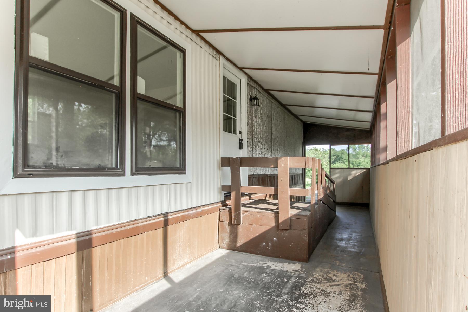 COUNTRY MANOR WEST - Residential