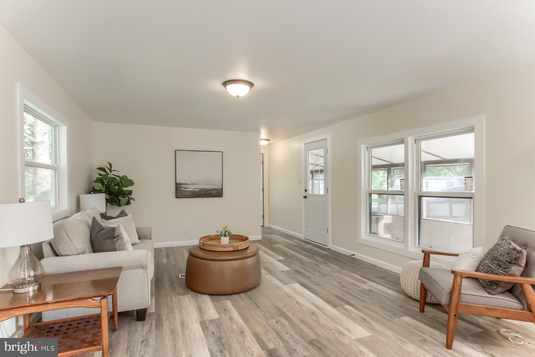 COUNTRY MANOR WEST - Residential