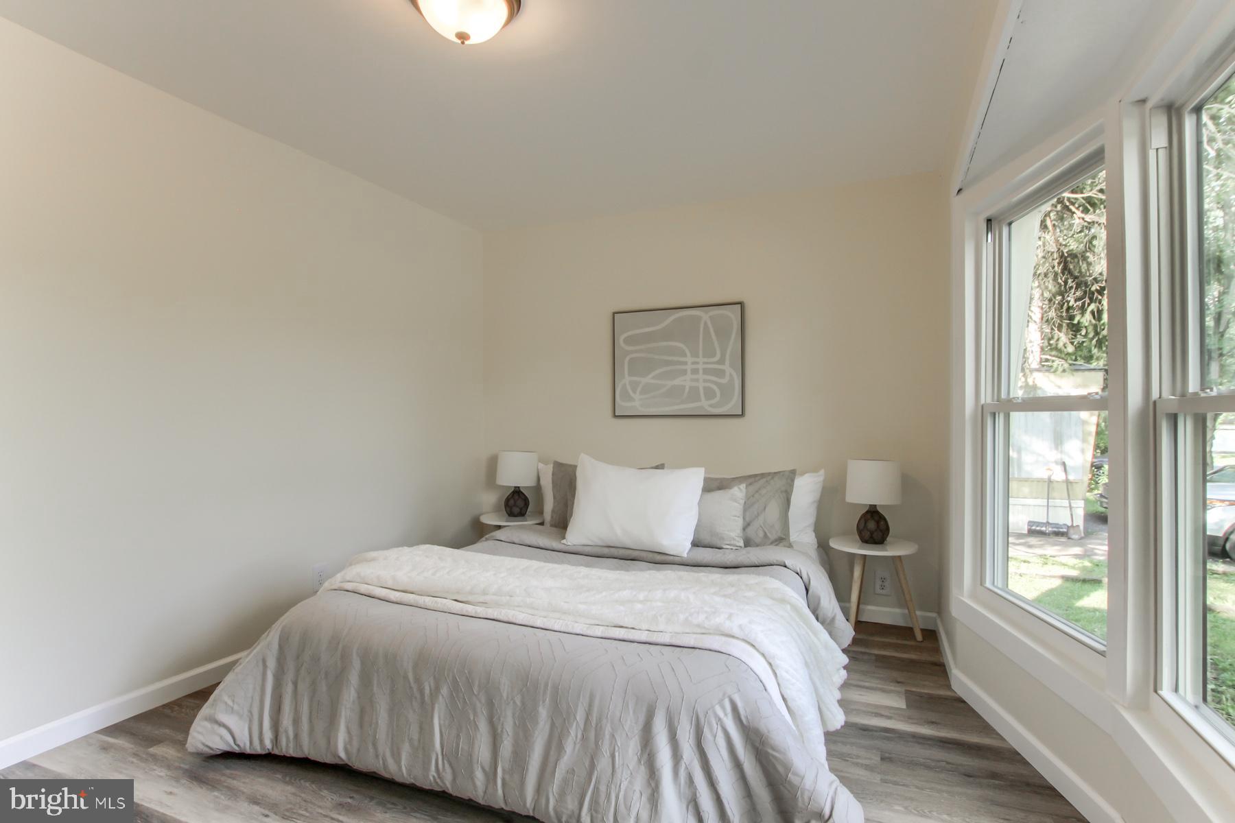 COUNTRY MANOR WEST - Residential