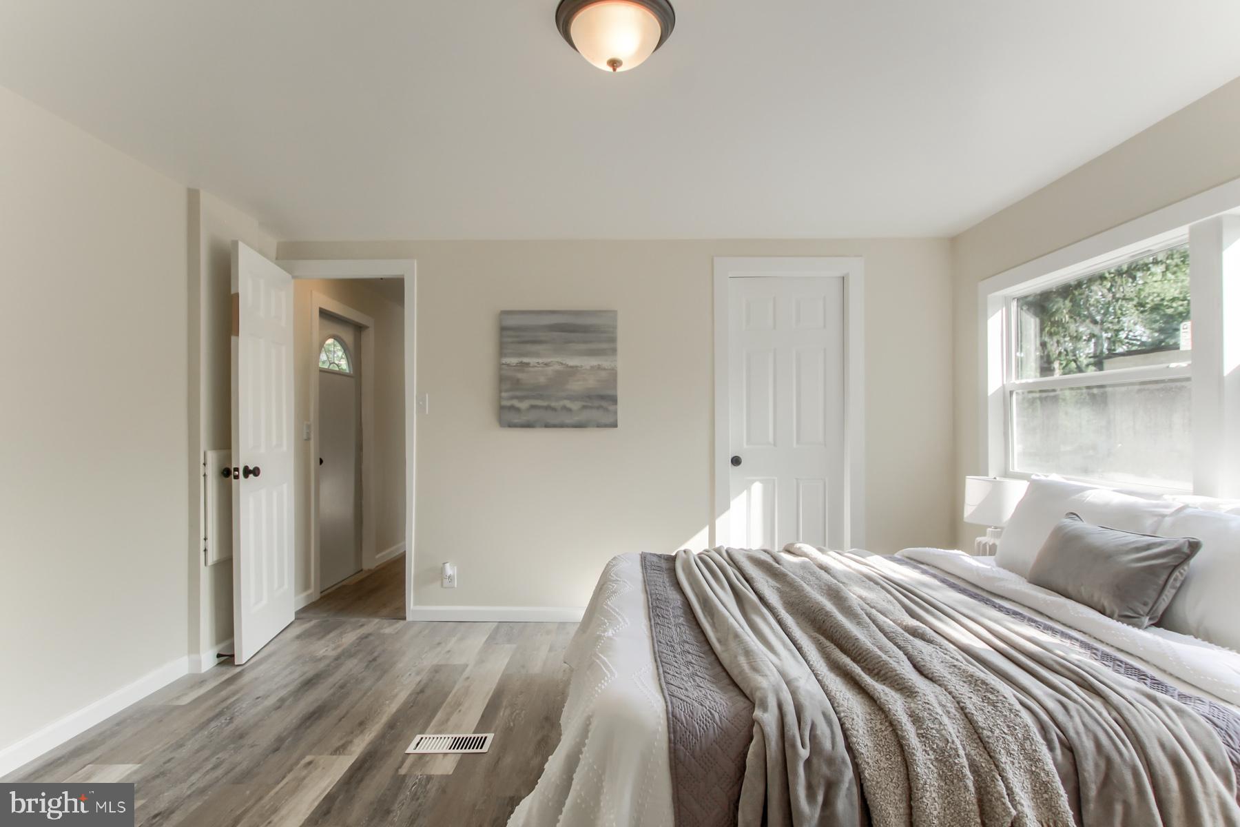 COUNTRY MANOR WEST - Residential