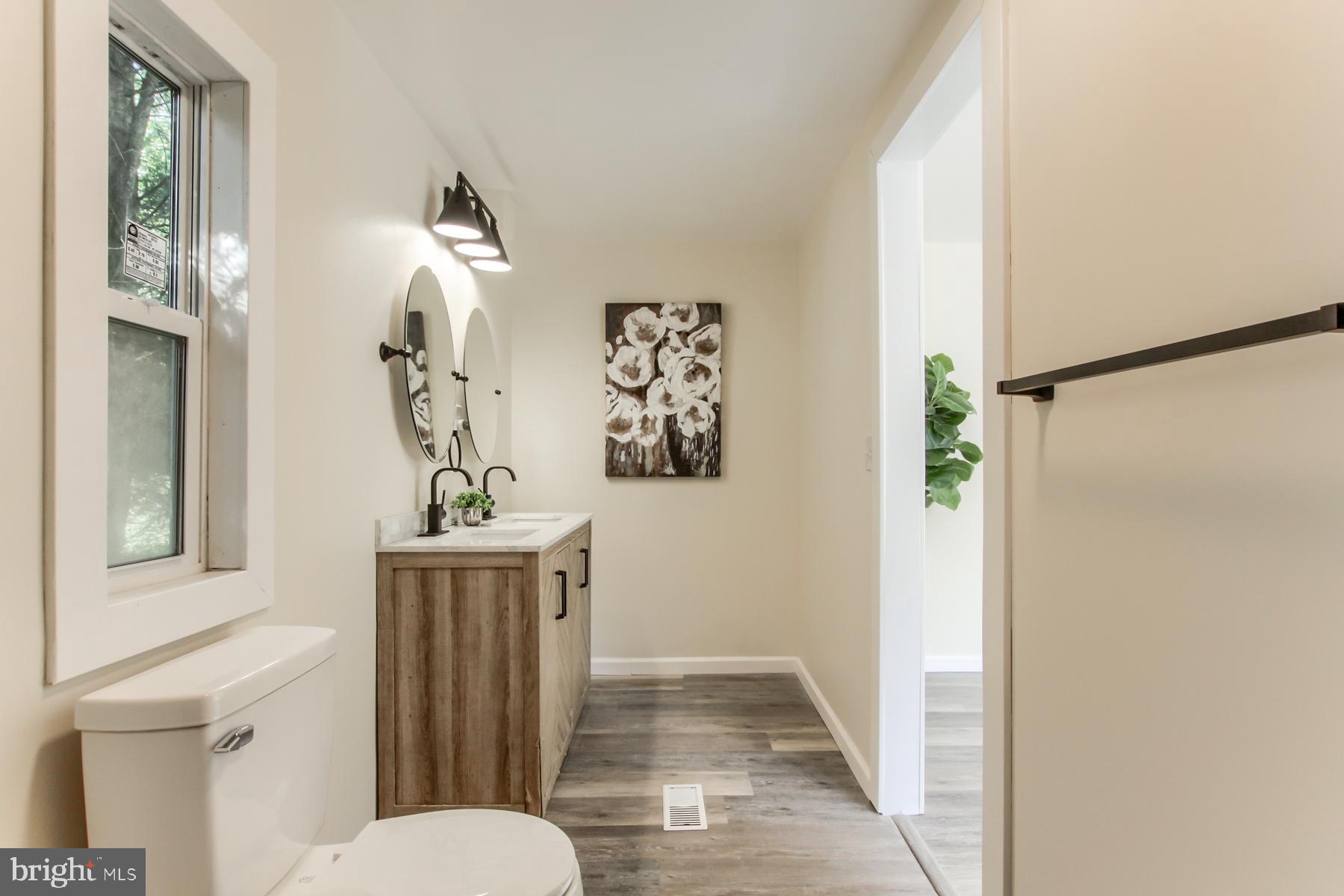 COUNTRY MANOR WEST - Residential