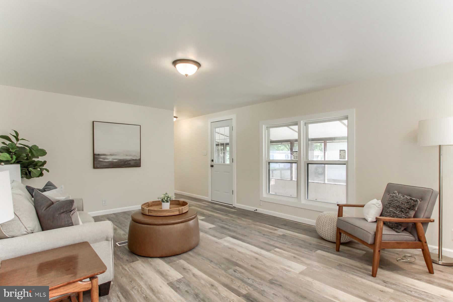 COUNTRY MANOR WEST - Residential