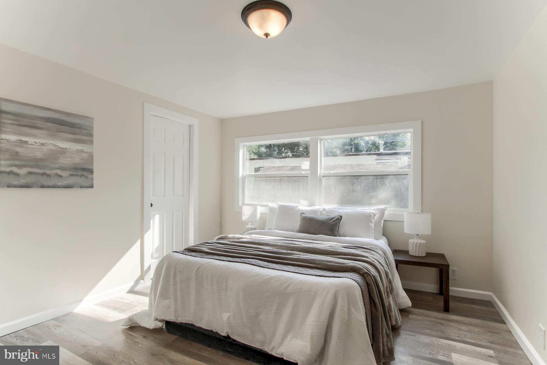 COUNTRY MANOR WEST - Residential