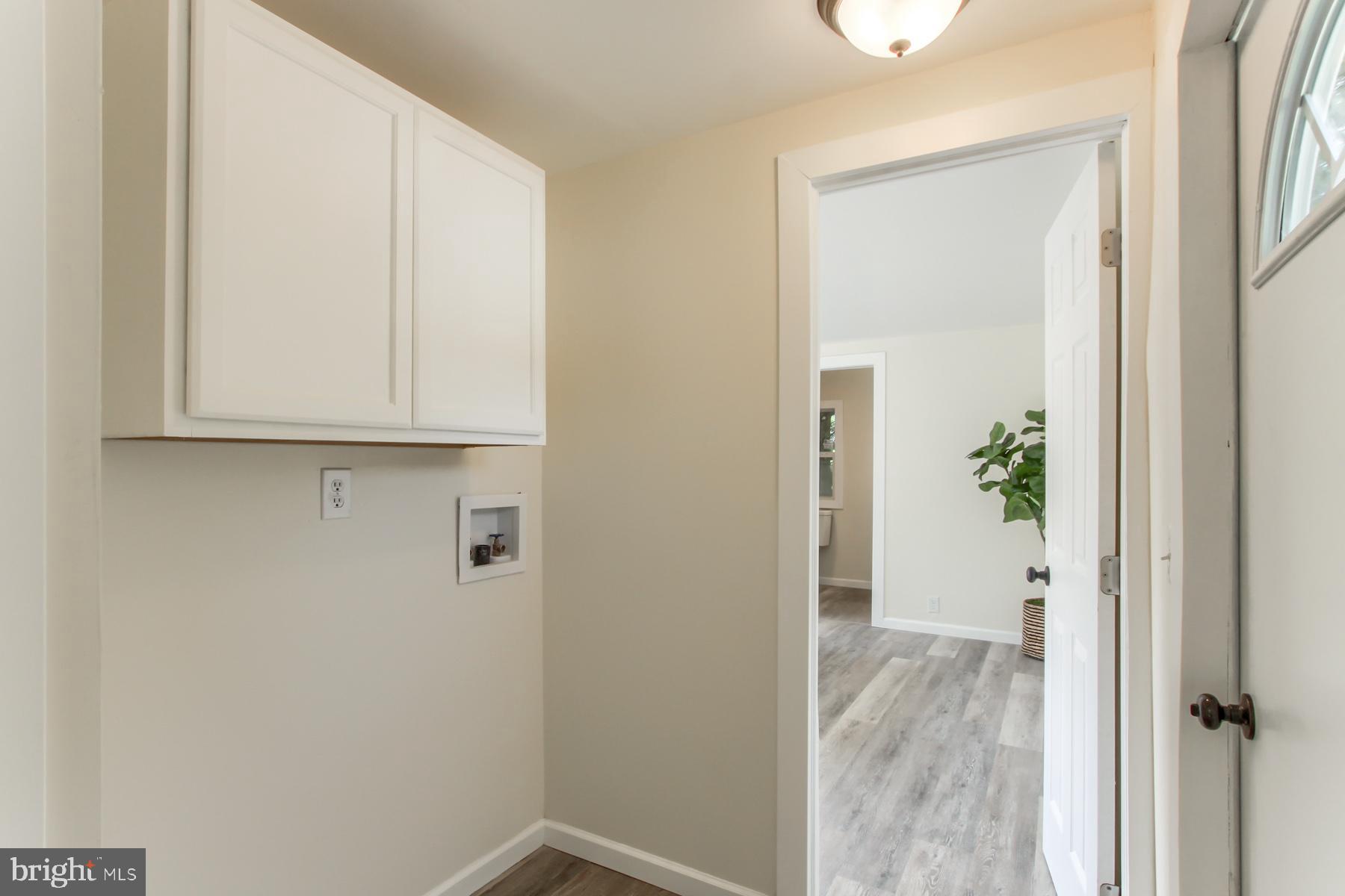 COUNTRY MANOR WEST - Residential