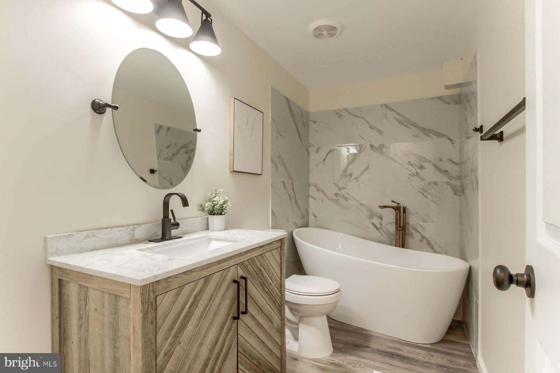 COUNTRY MANOR WEST - Residential