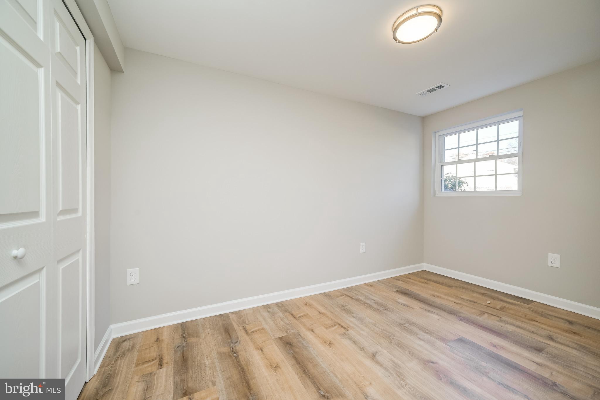 CALVERTON - Residential