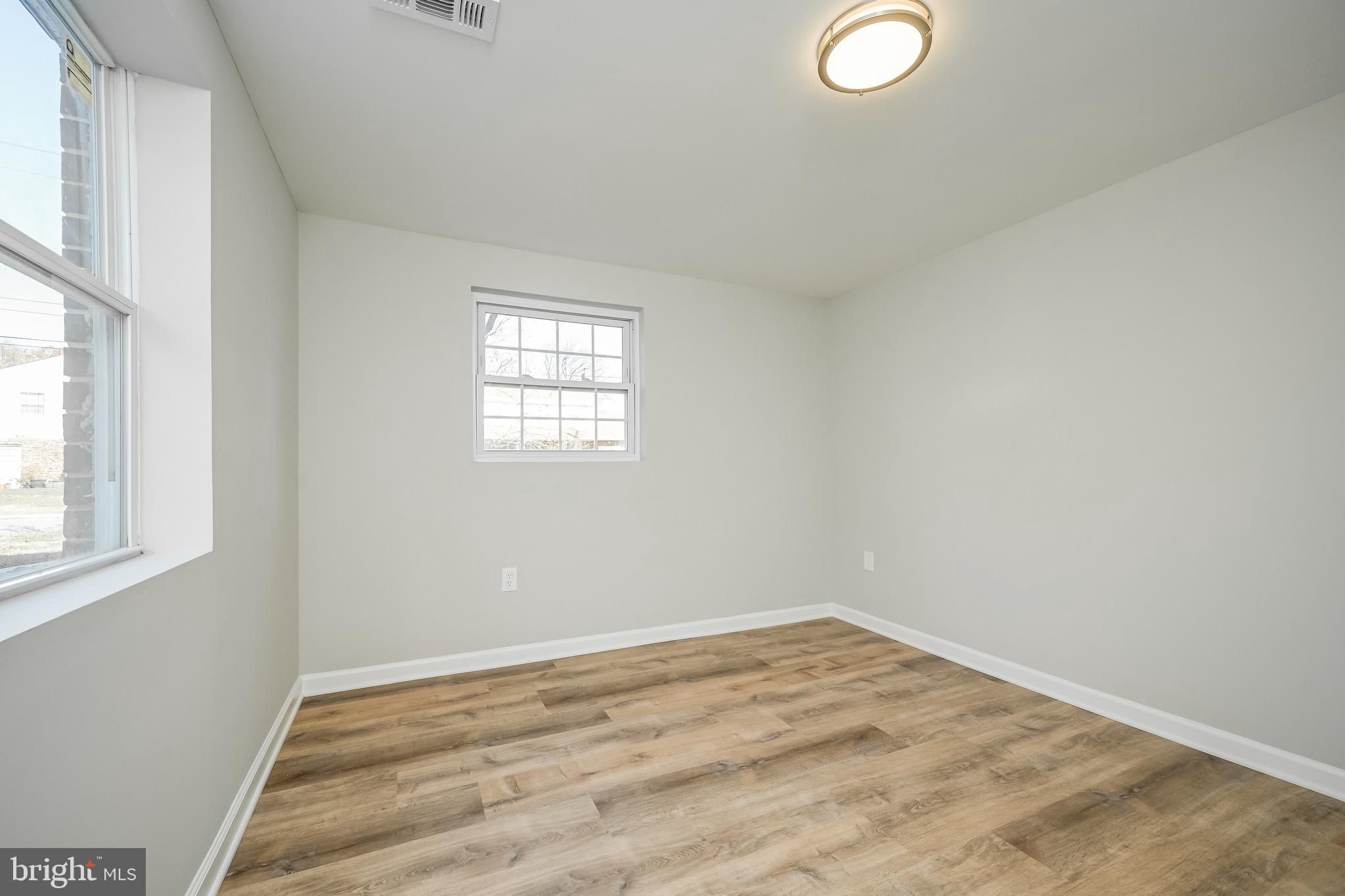 CALVERTON - Residential