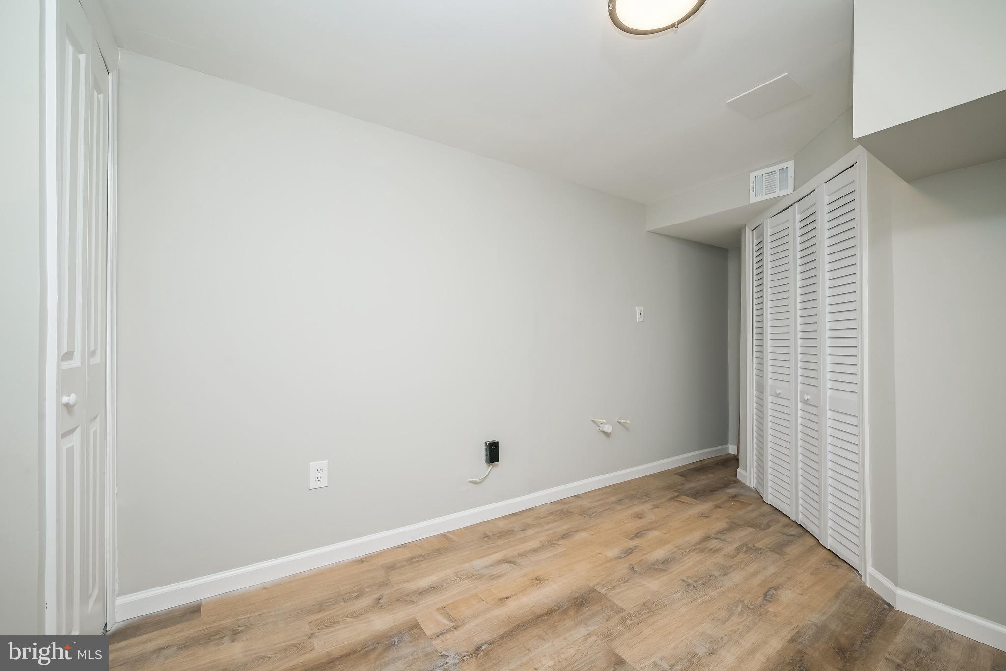 CALVERTON - Residential