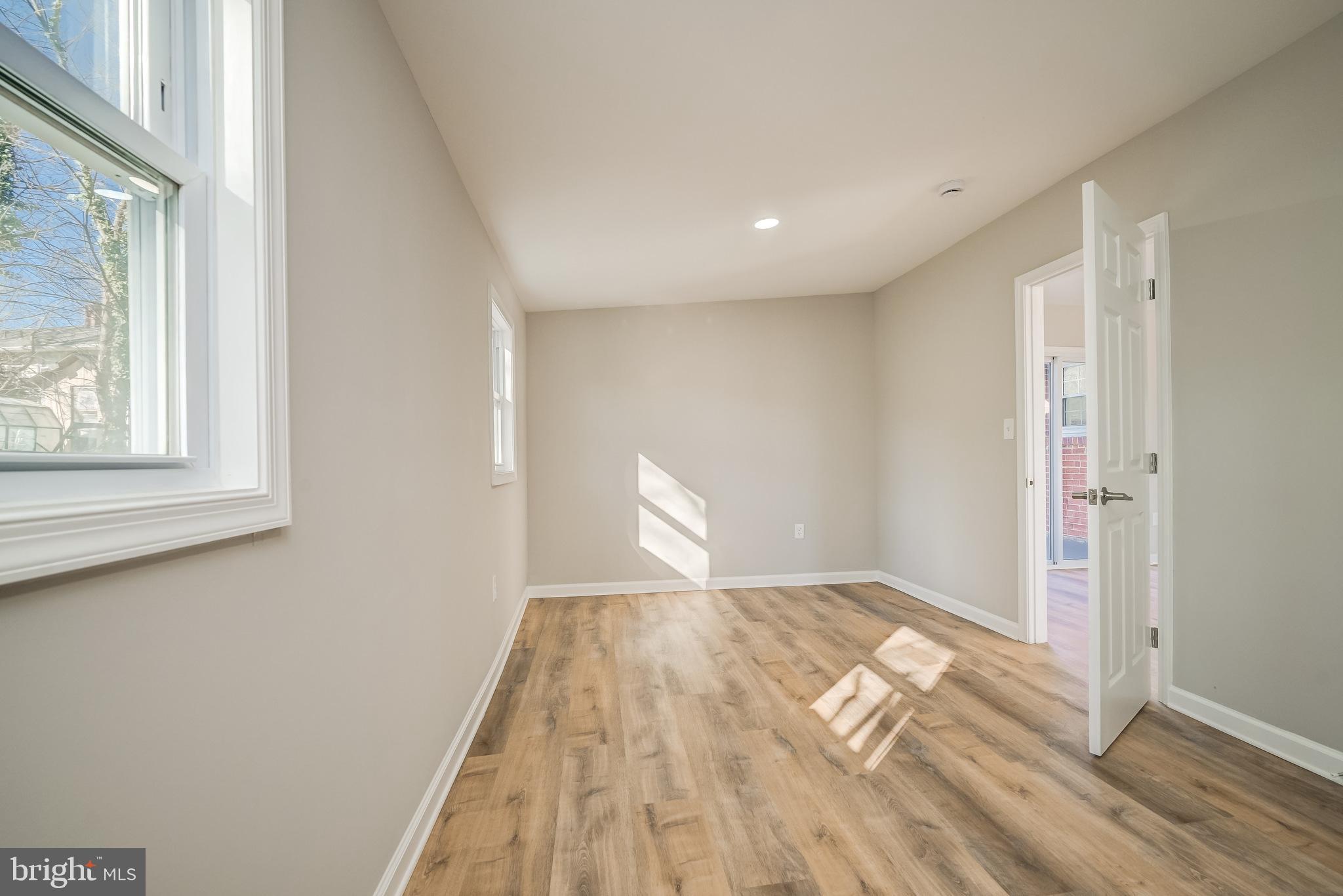 CALVERTON - Residential