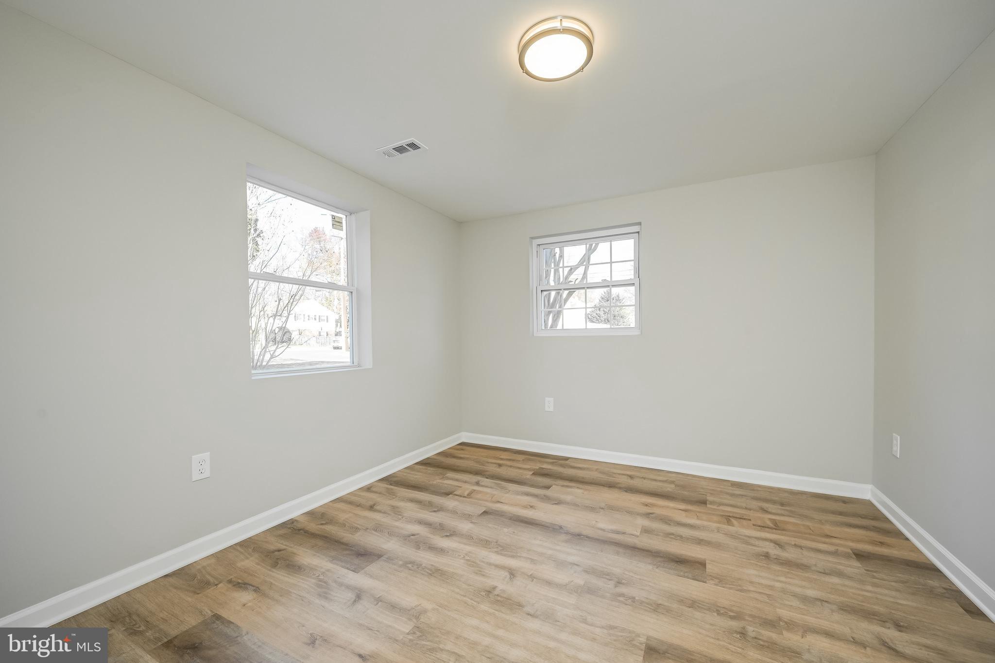 CALVERTON - Residential