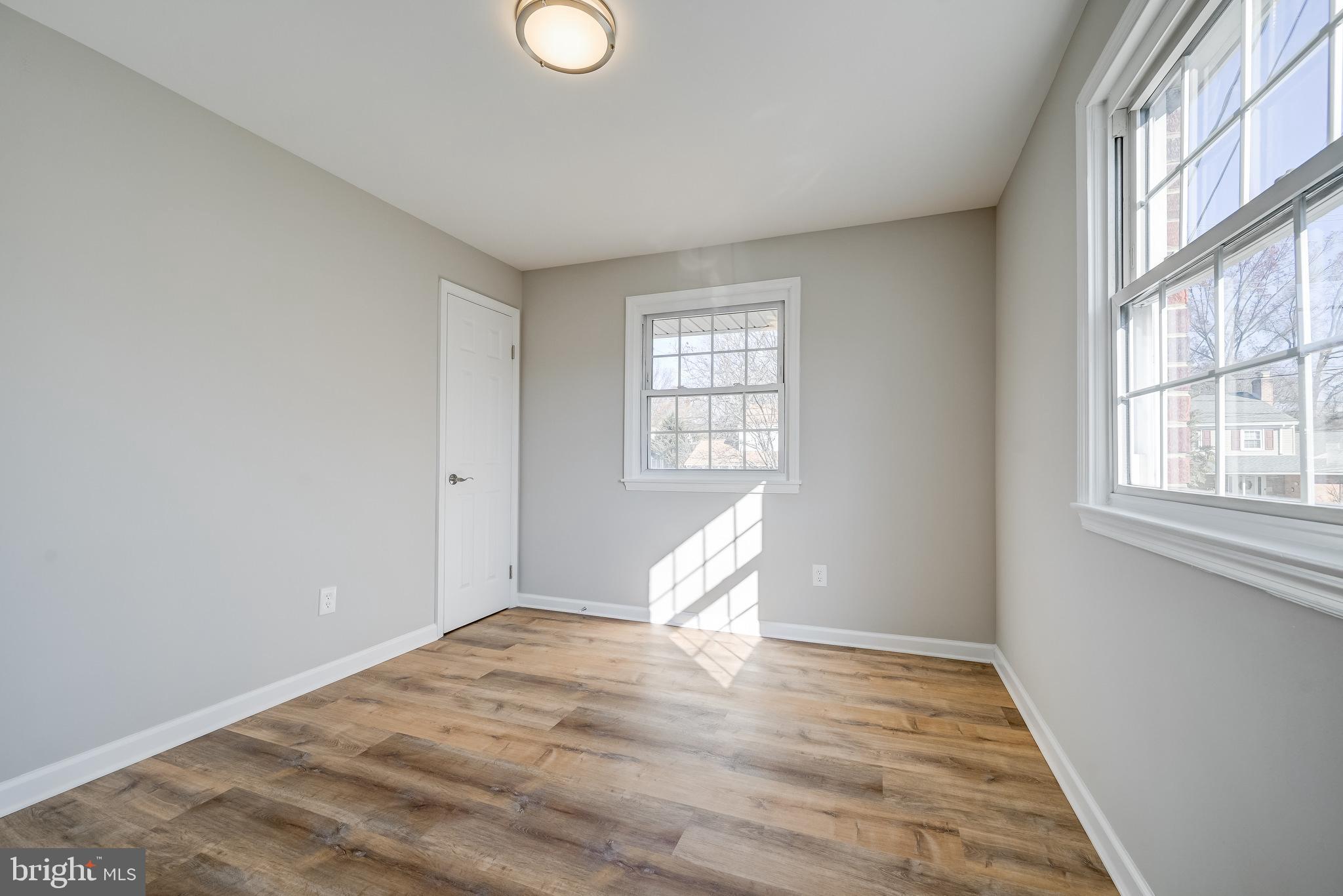 CALVERTON - Residential