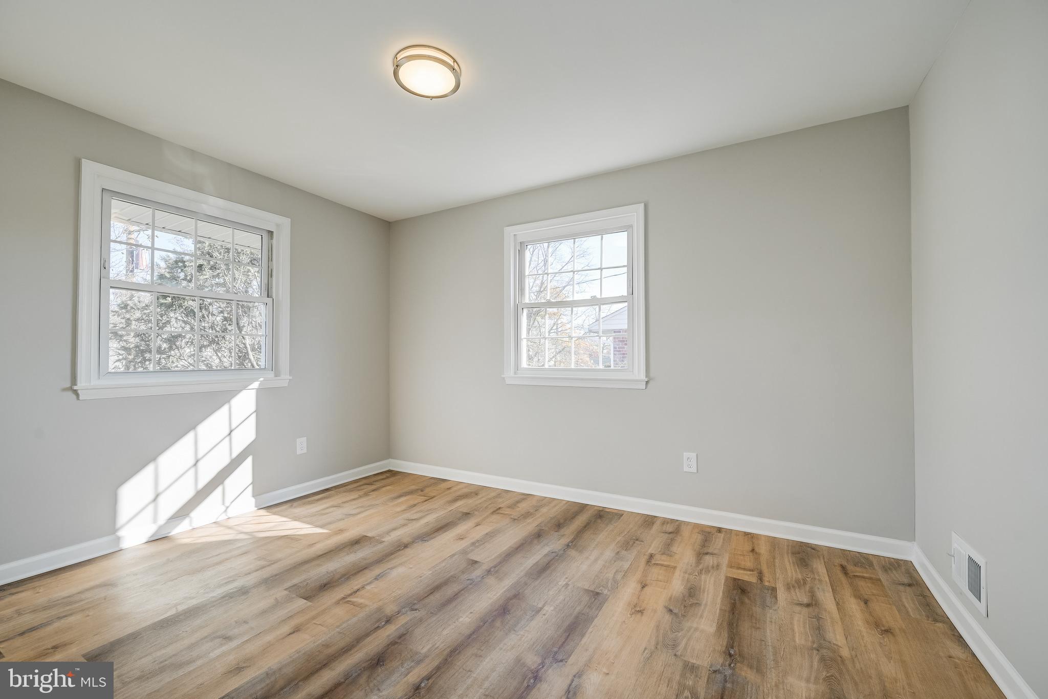 CALVERTON - Residential