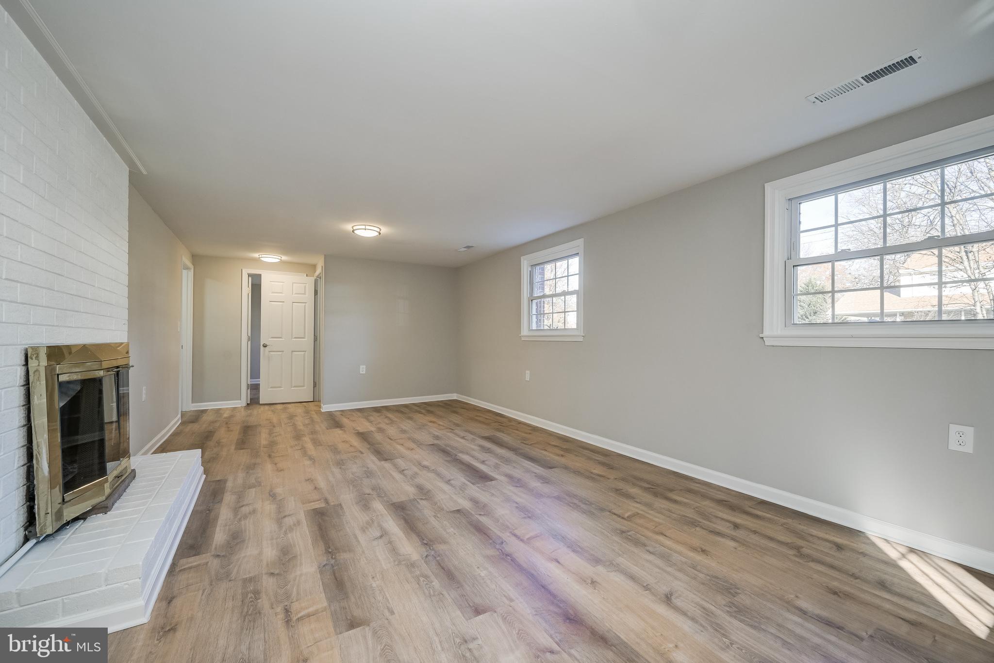 CALVERTON - Residential