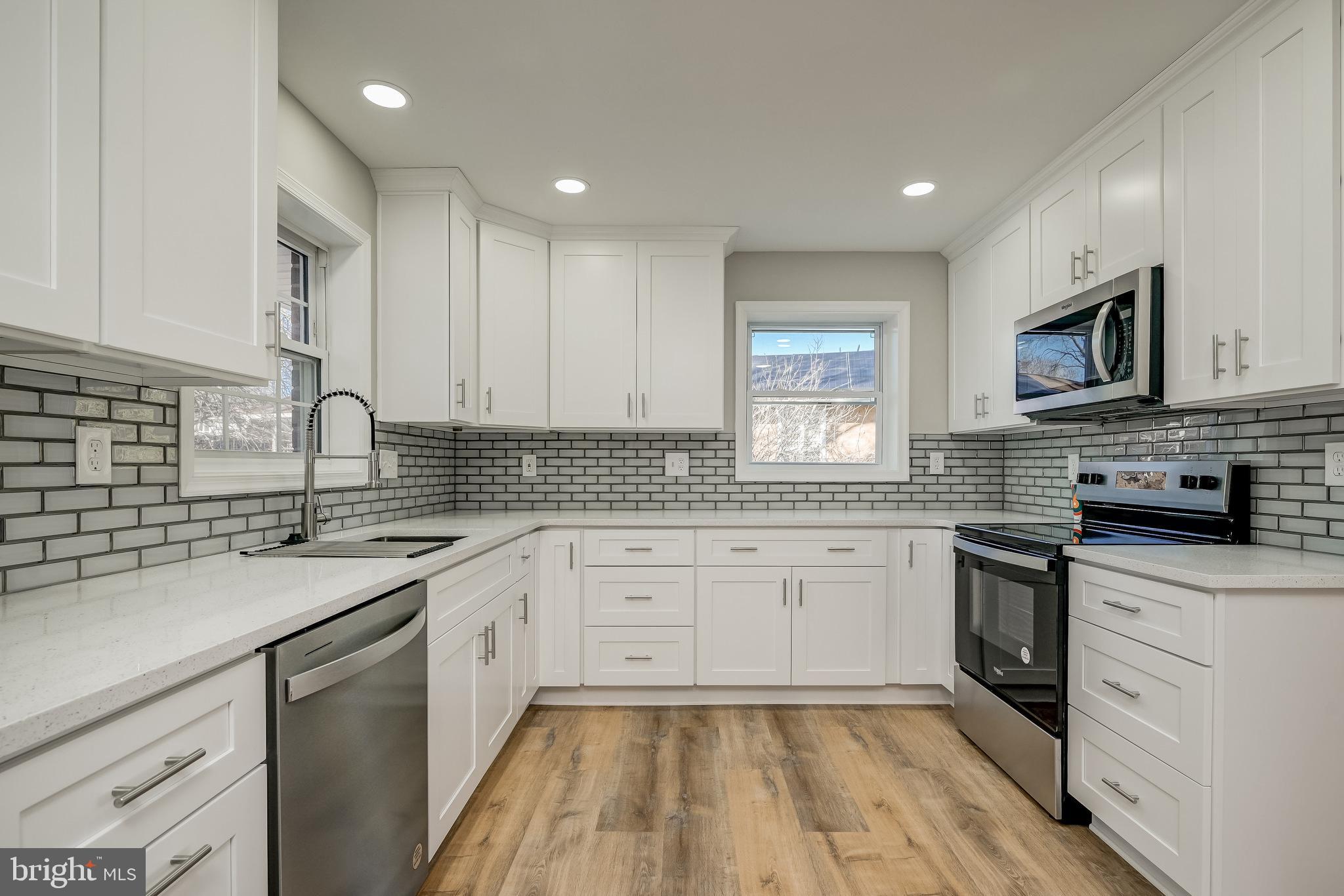 CALVERTON - Residential