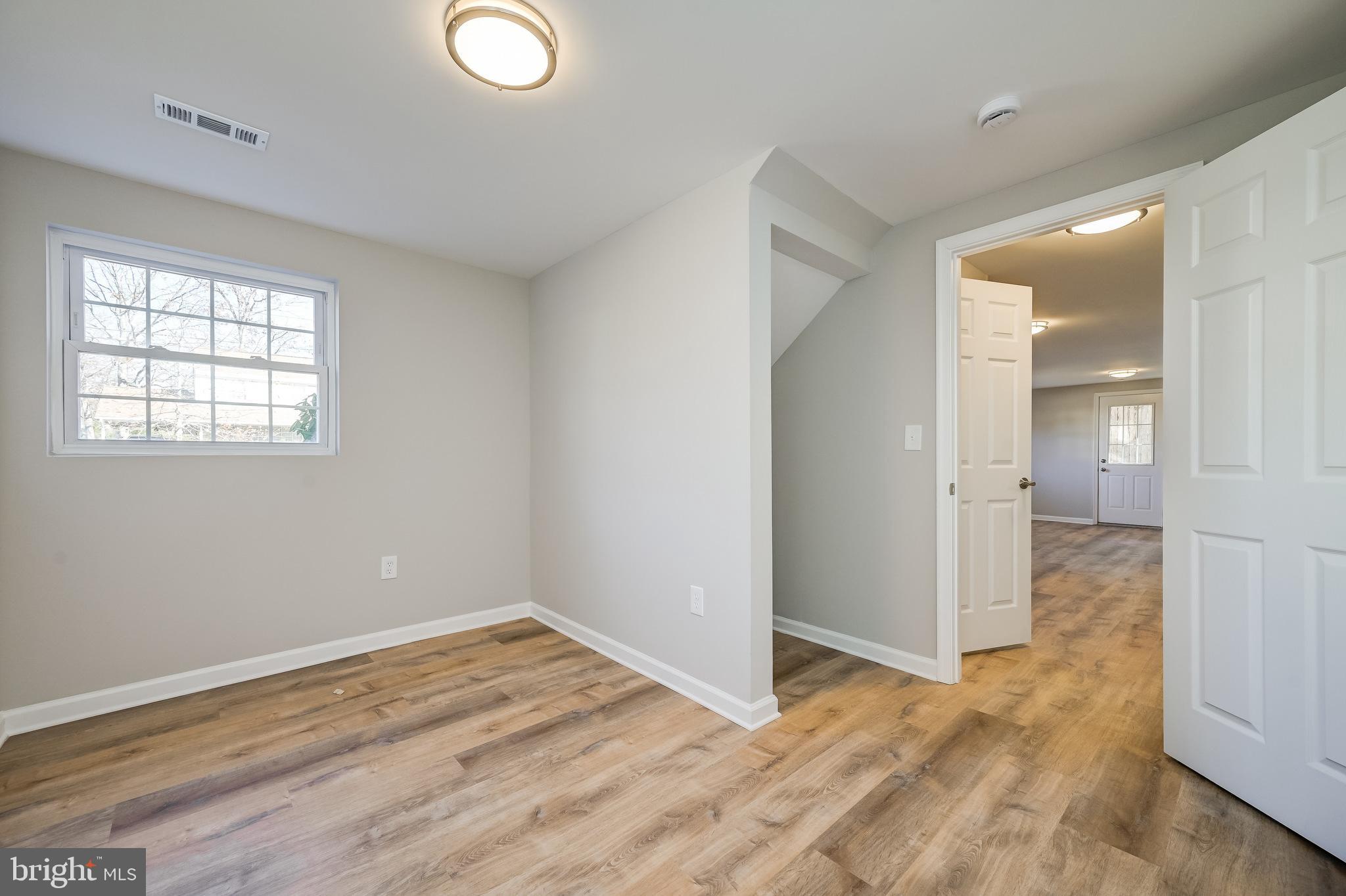 CALVERTON - Residential