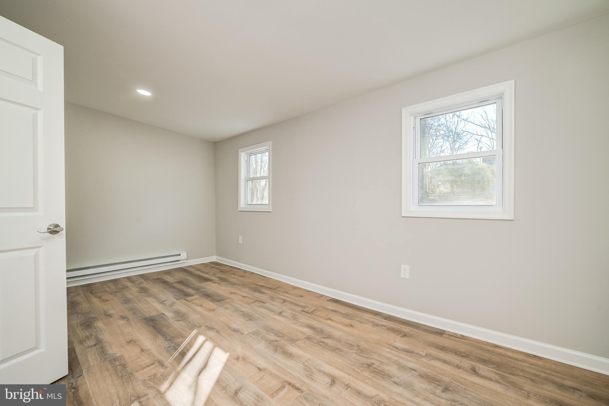 CALVERTON - Residential