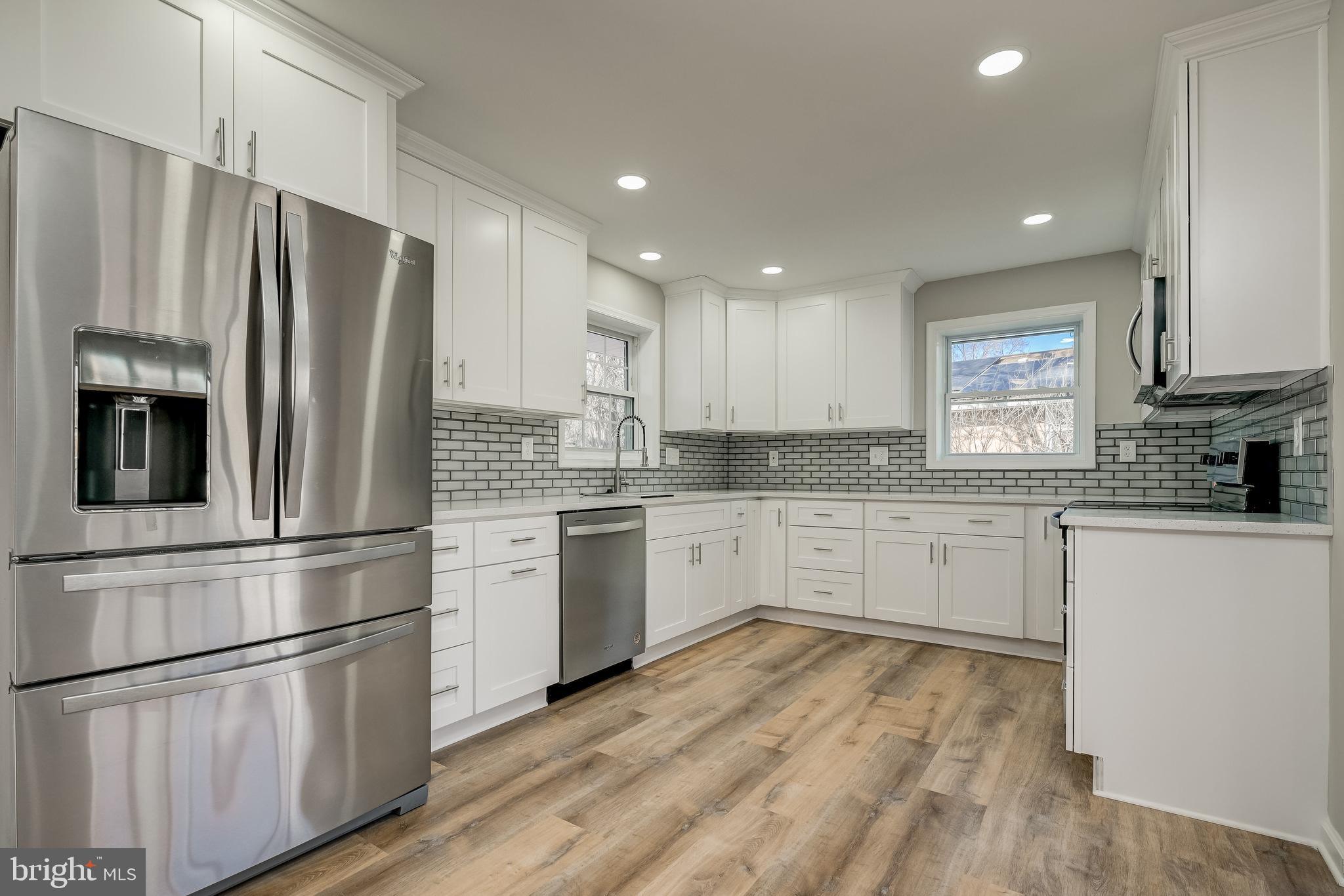 CALVERTON - Residential