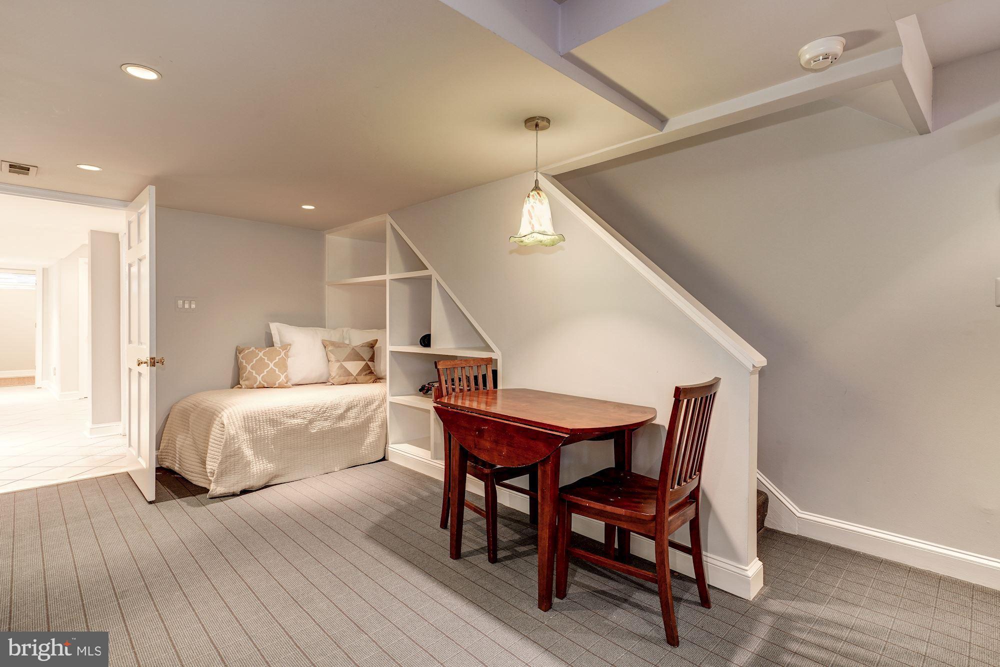 GEORGETOWN - Residential