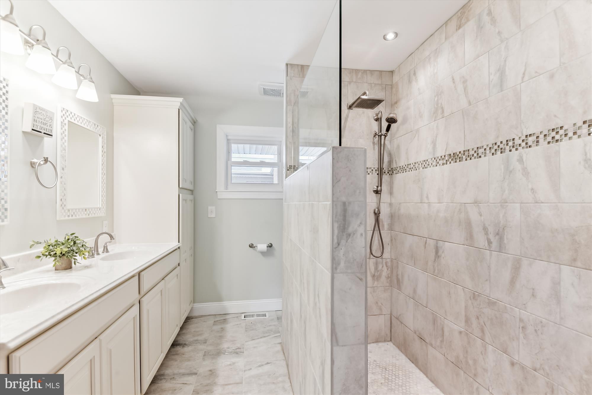 STONEWALL PARK - Residential