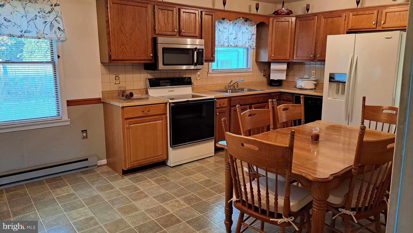 PATRICK HENRY ESTATES - Residential