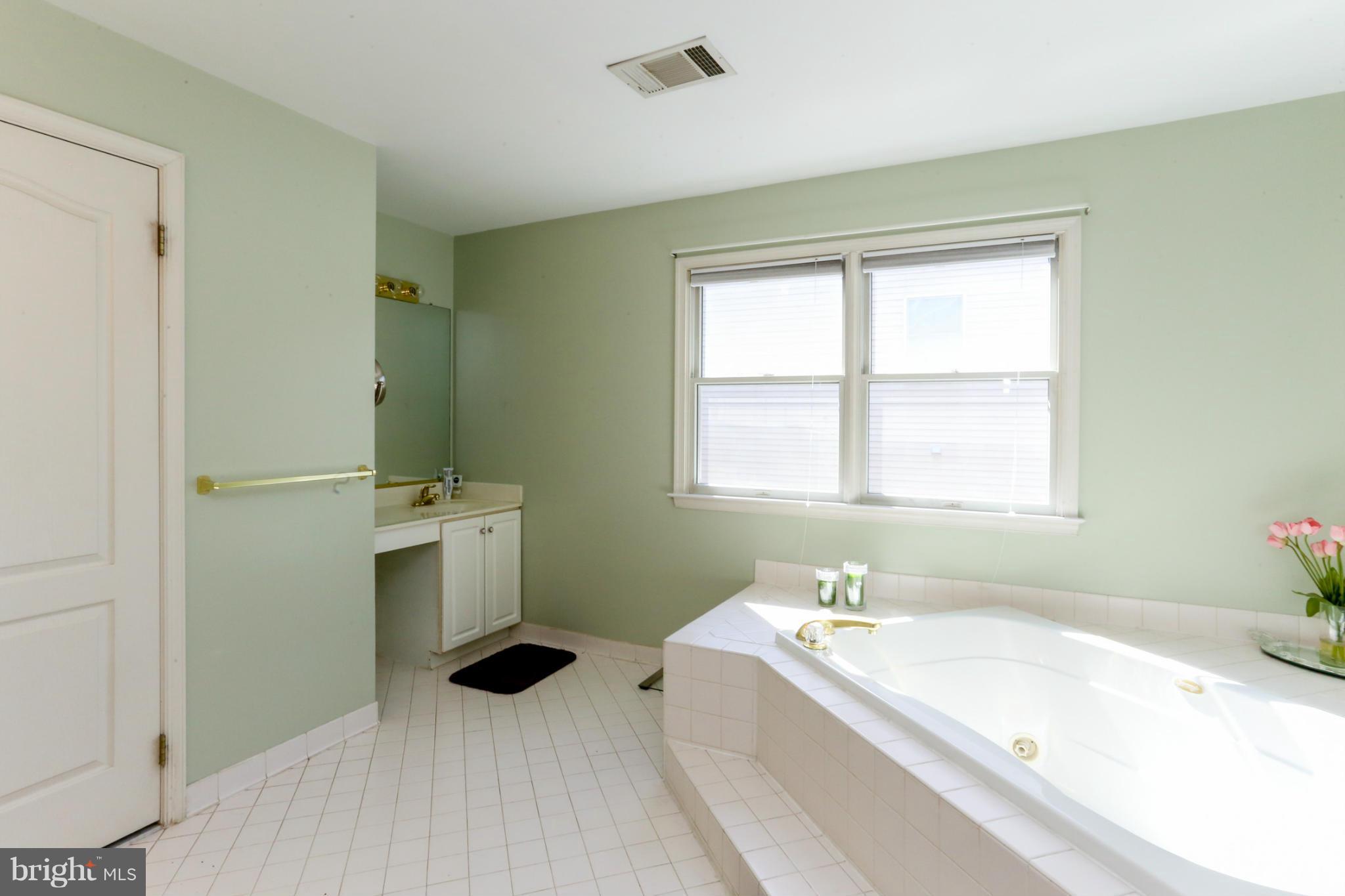 RIDGEGATE WOODS - Residential