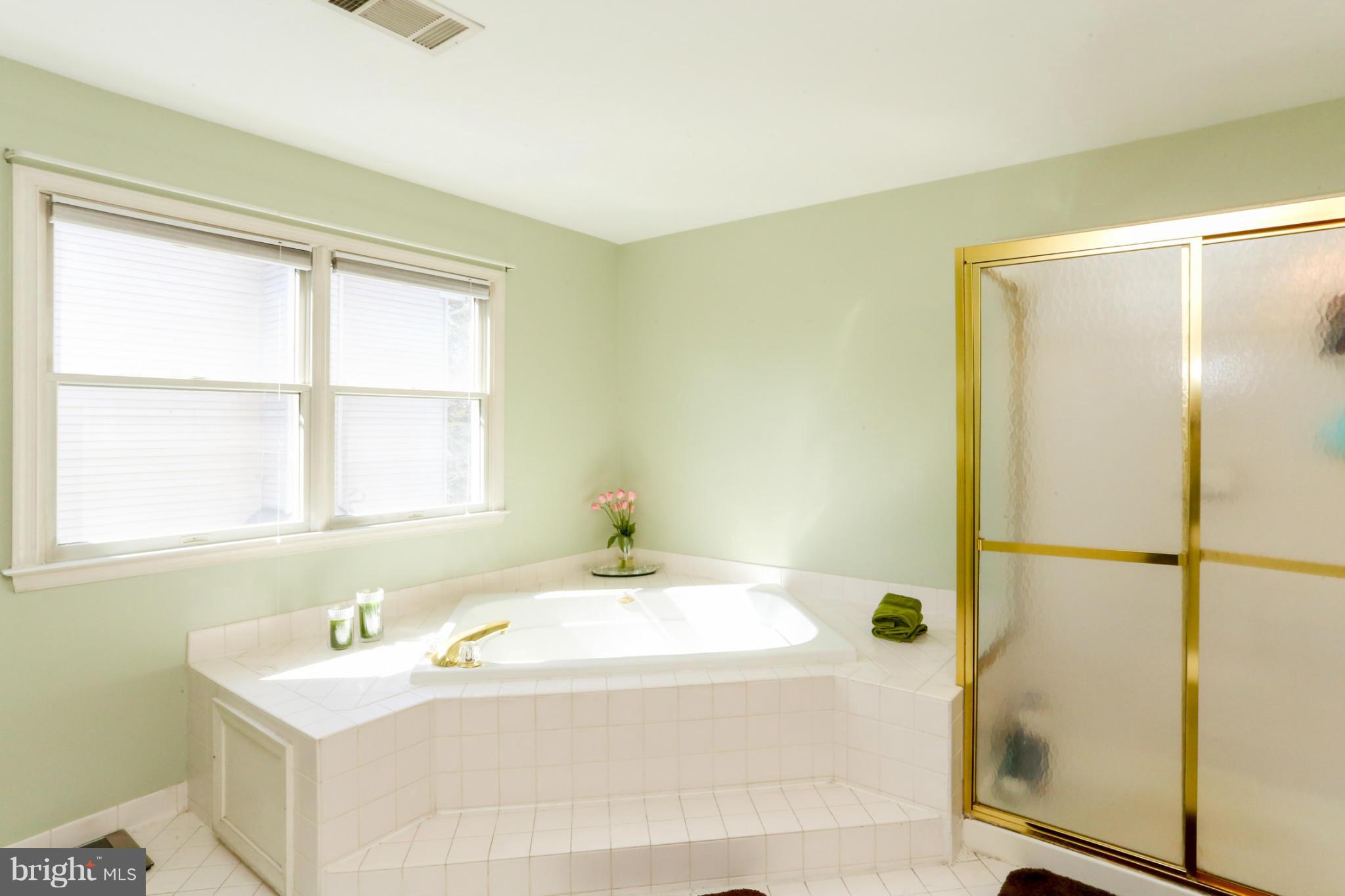 RIDGEGATE WOODS - Residential