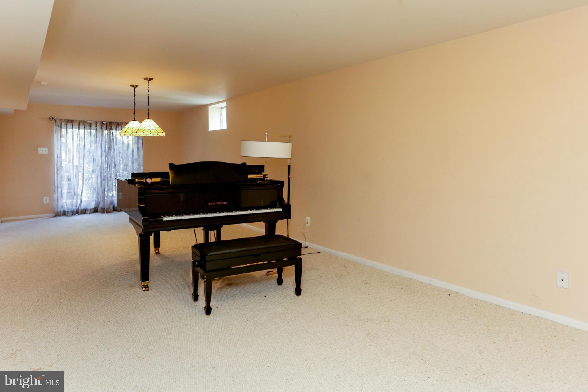 RIDGEGATE WOODS - Residential