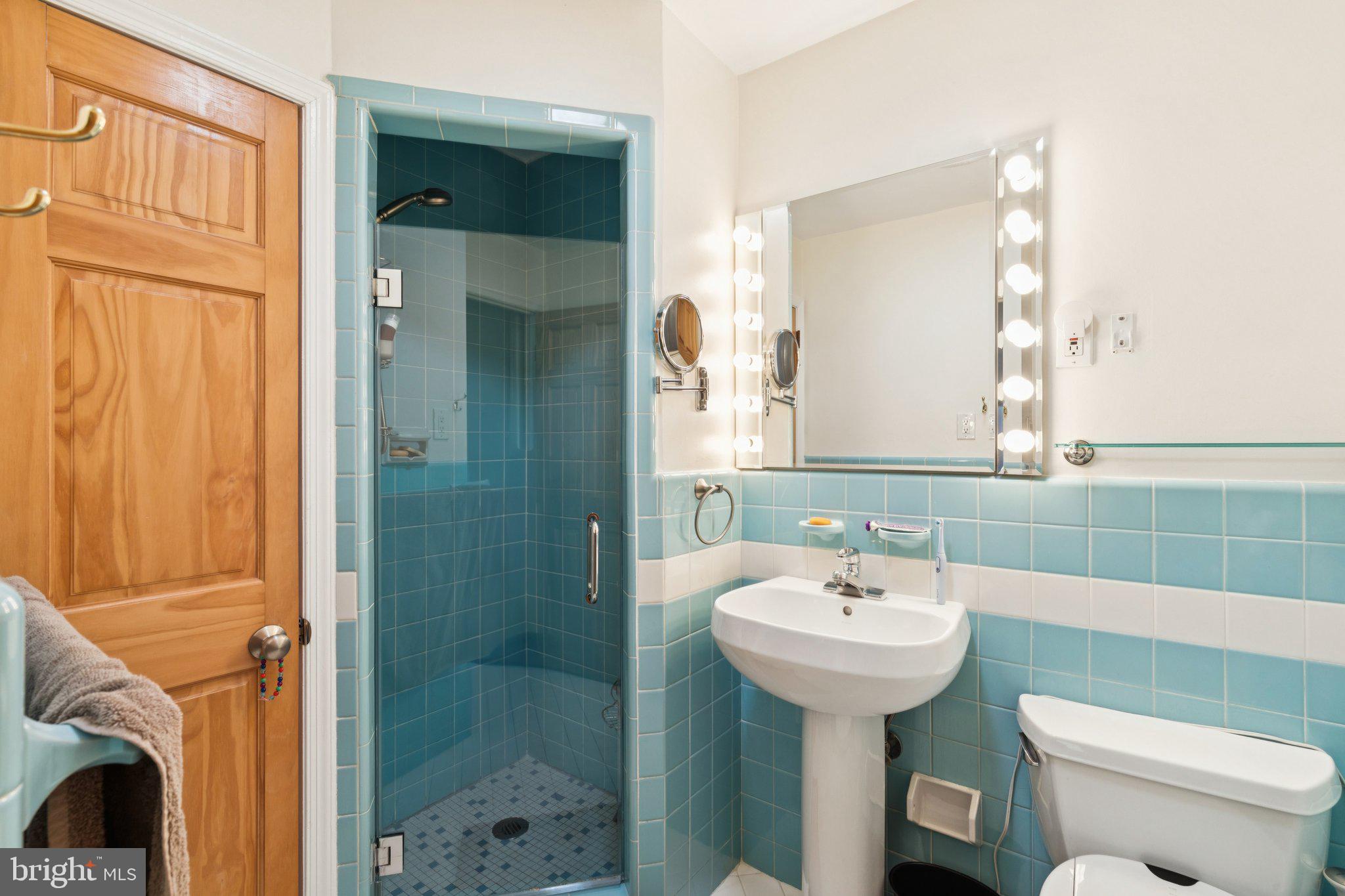 CHESTNUT HILL - Residential