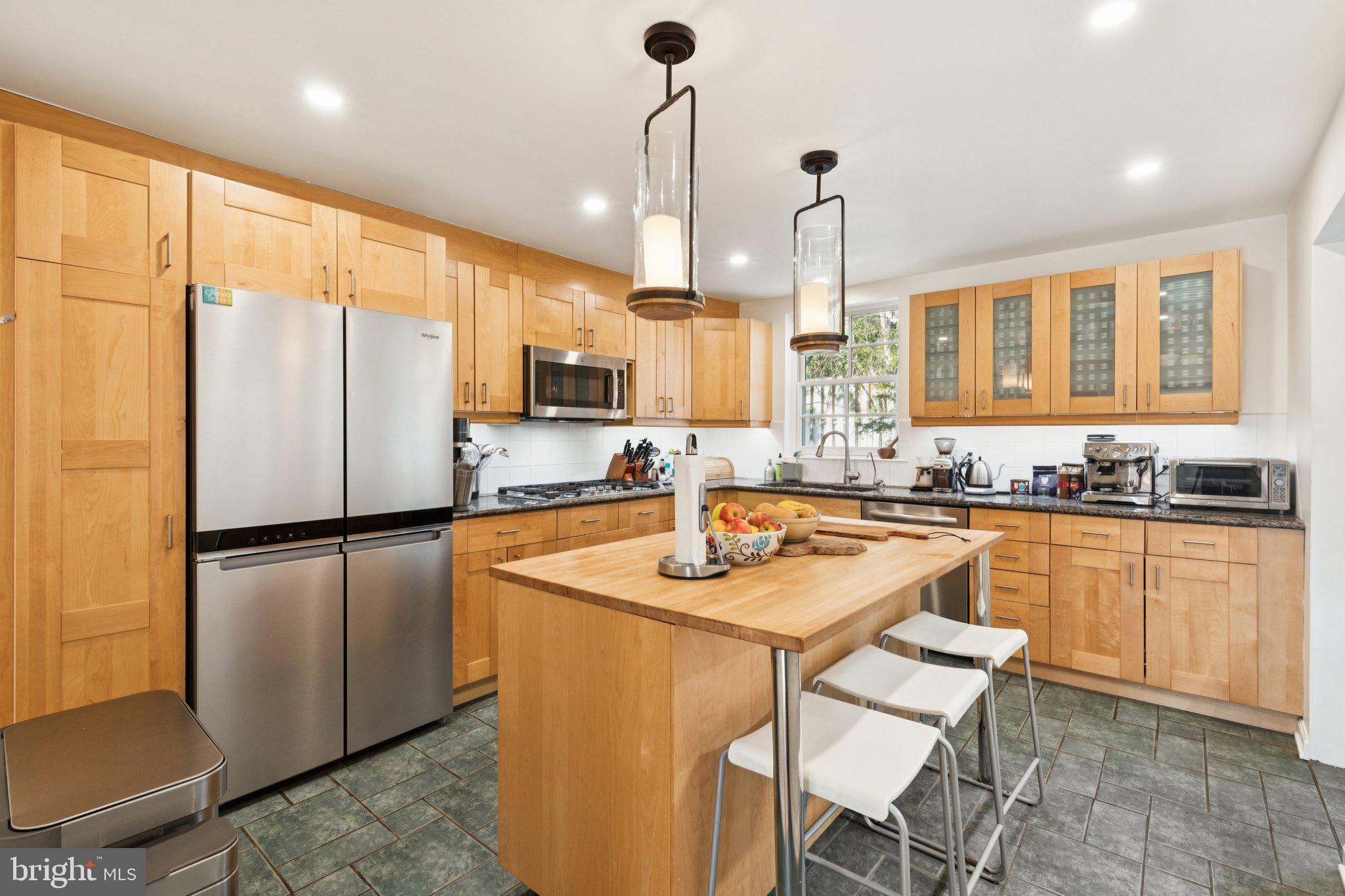 CHESTNUT HILL - Residential