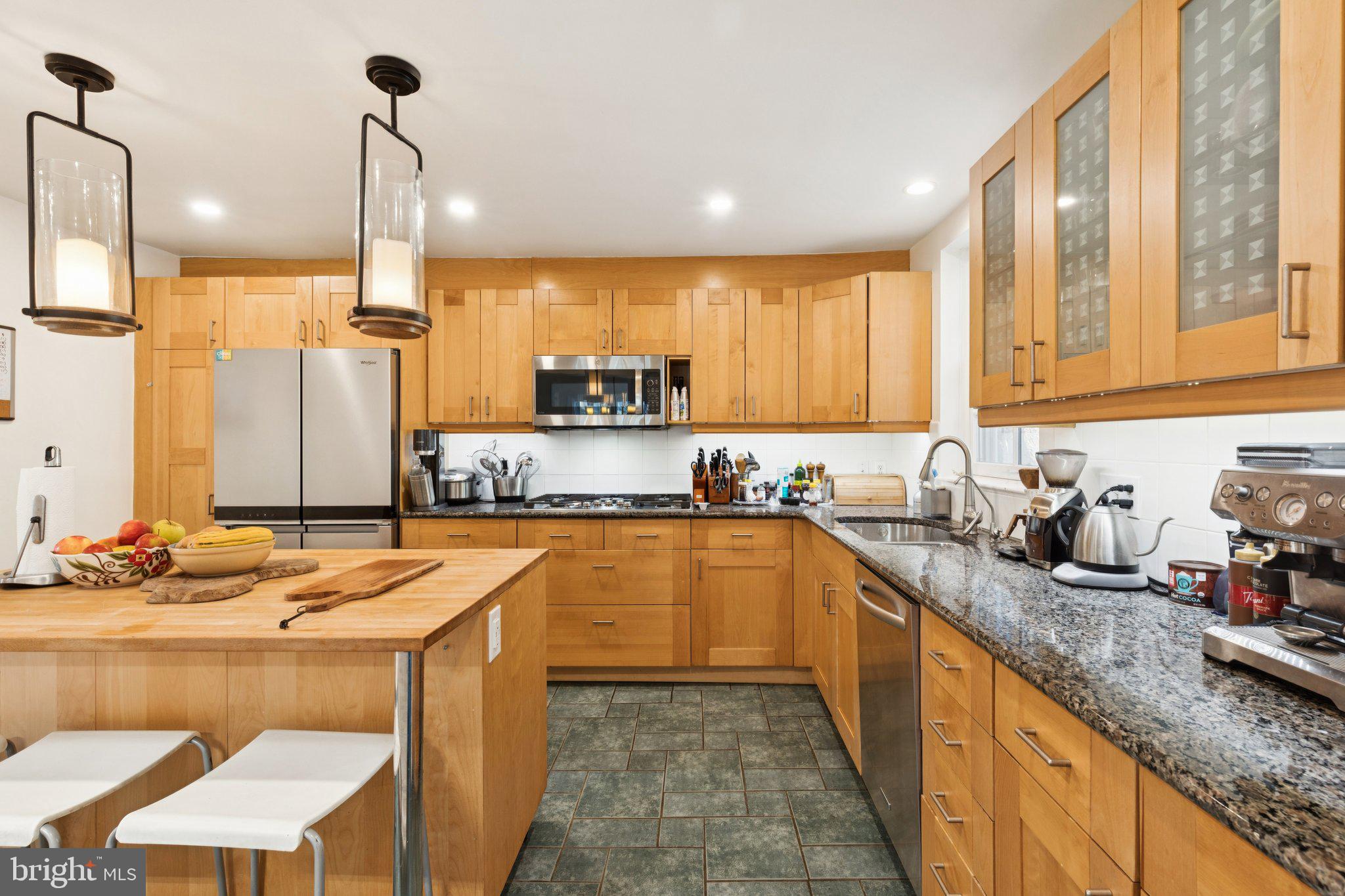 CHESTNUT HILL - Residential