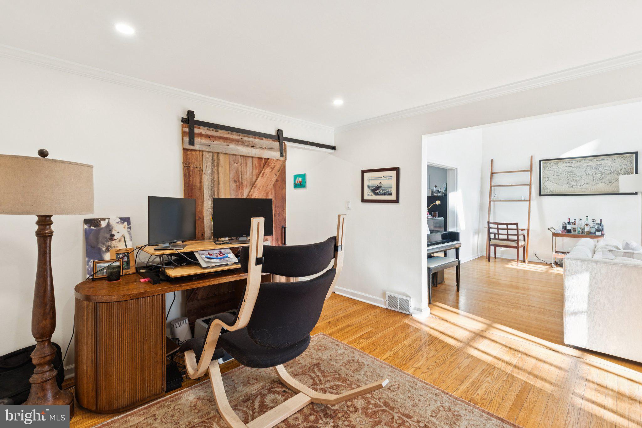 CHESTNUT HILL - Residential