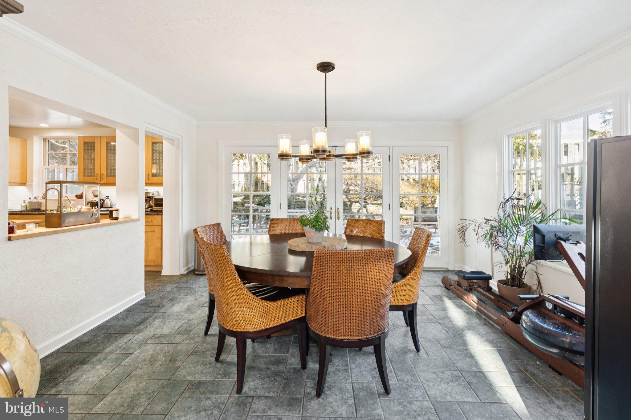 CHESTNUT HILL - Residential