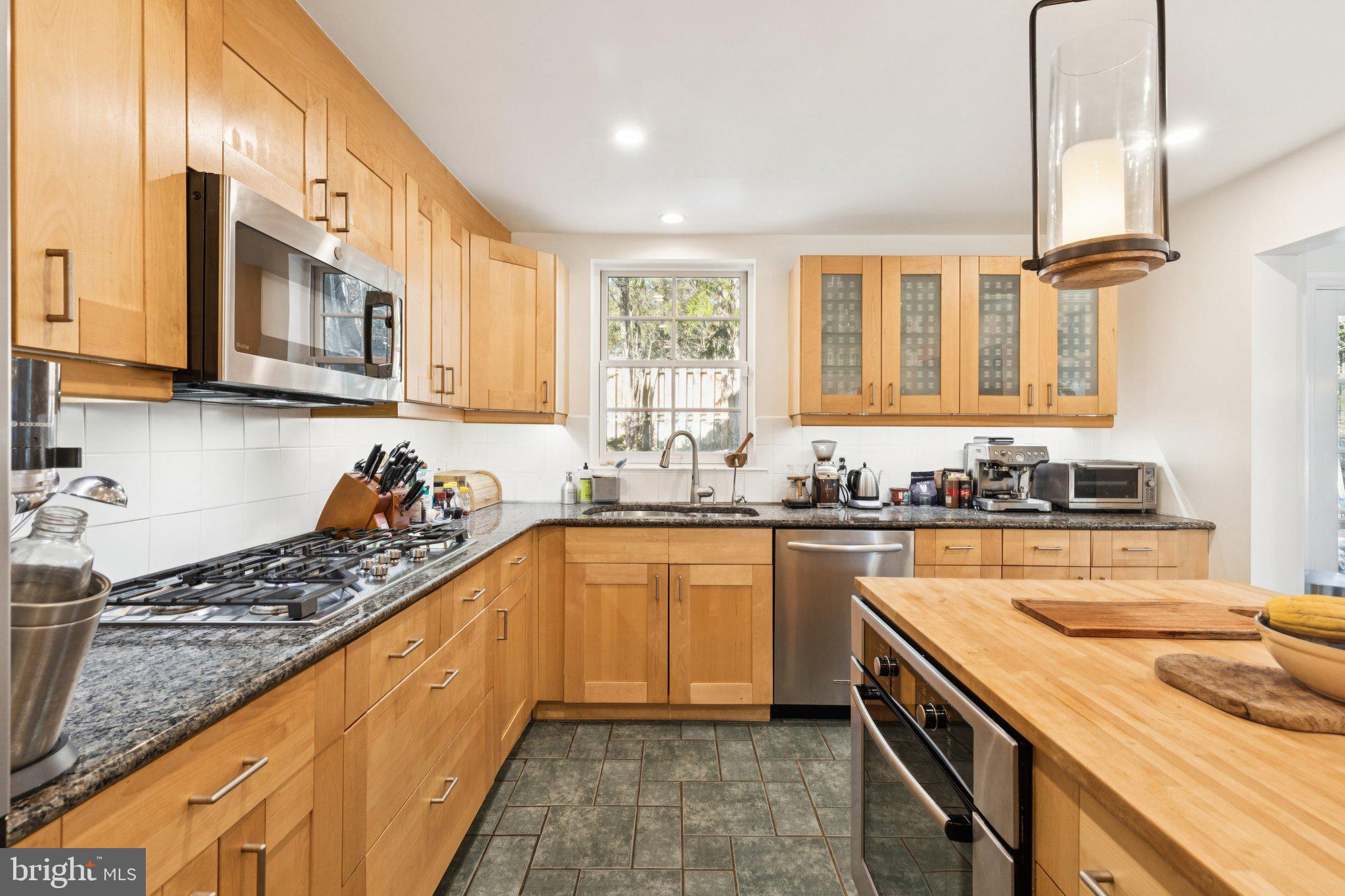 CHESTNUT HILL - Residential