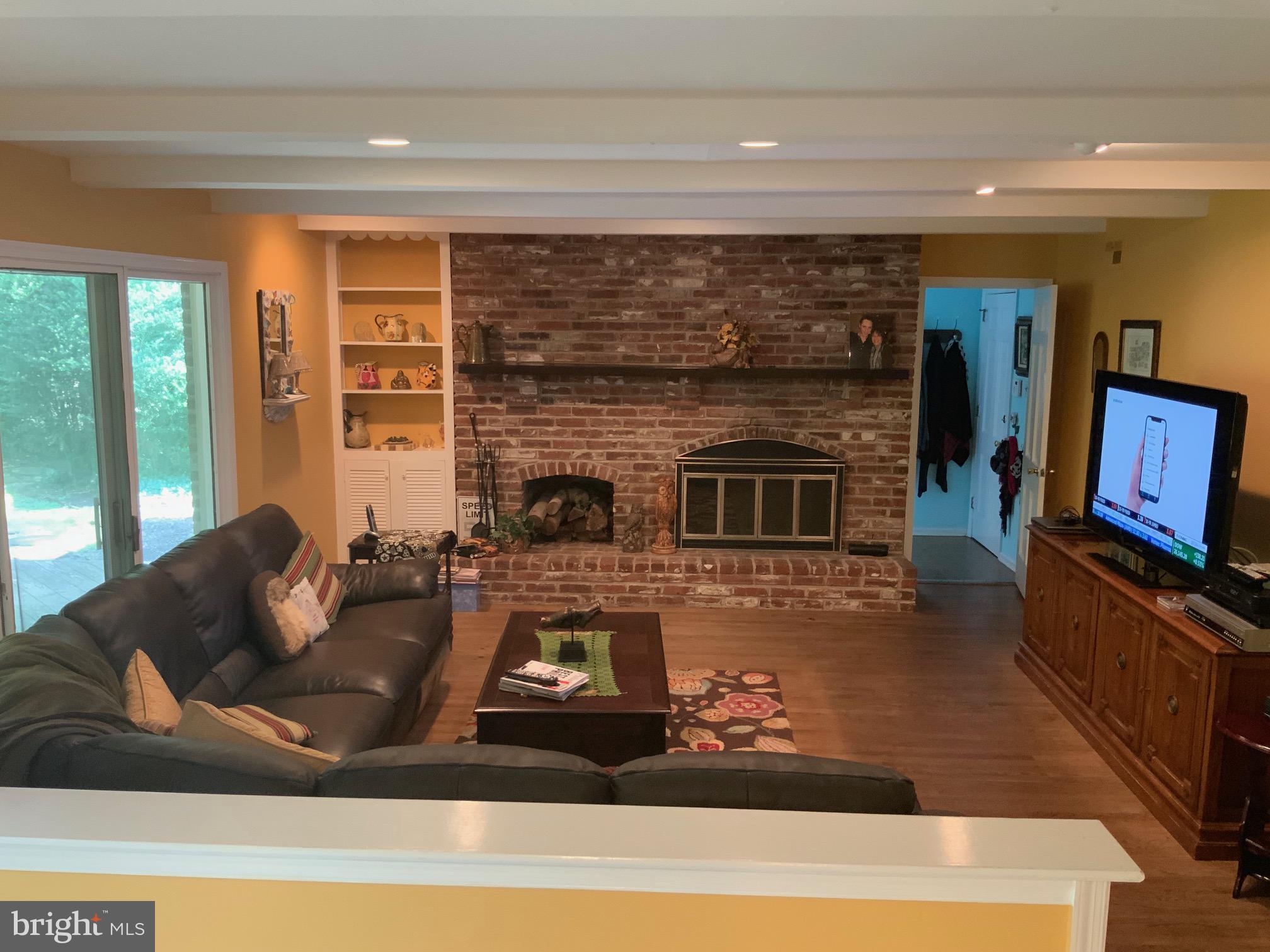 JUSTA FARMS - Residential